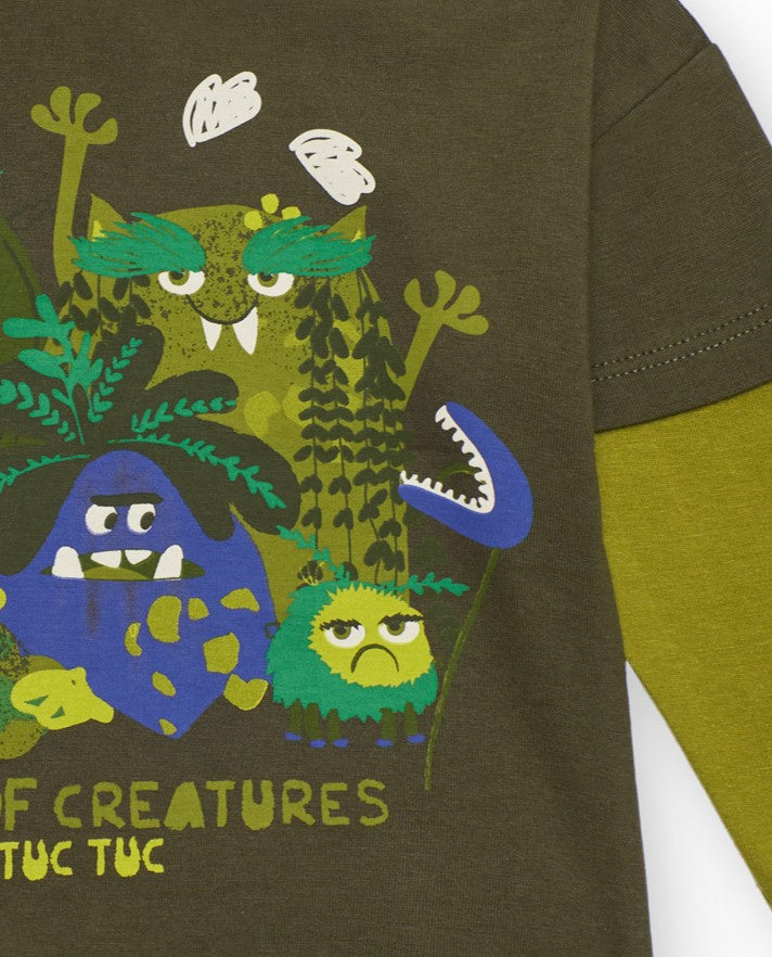Camiseta de manga larga para niño en verde oliva con estampado