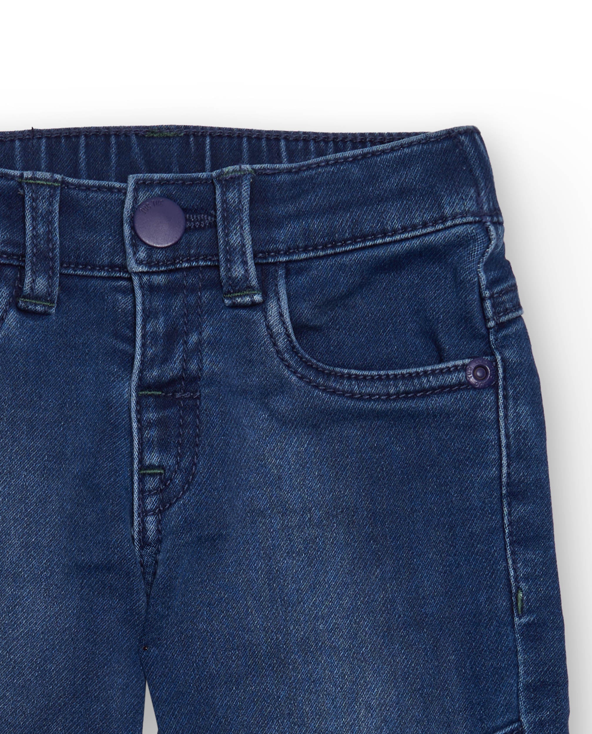 Pantalón de mezclilla para niño en color azul con detalle