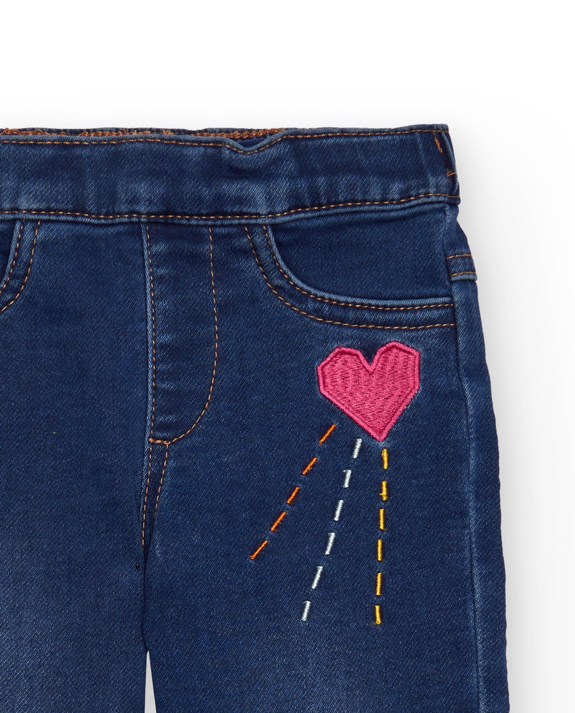 Jeggings de mezclilla para niña con bordados de corazones y