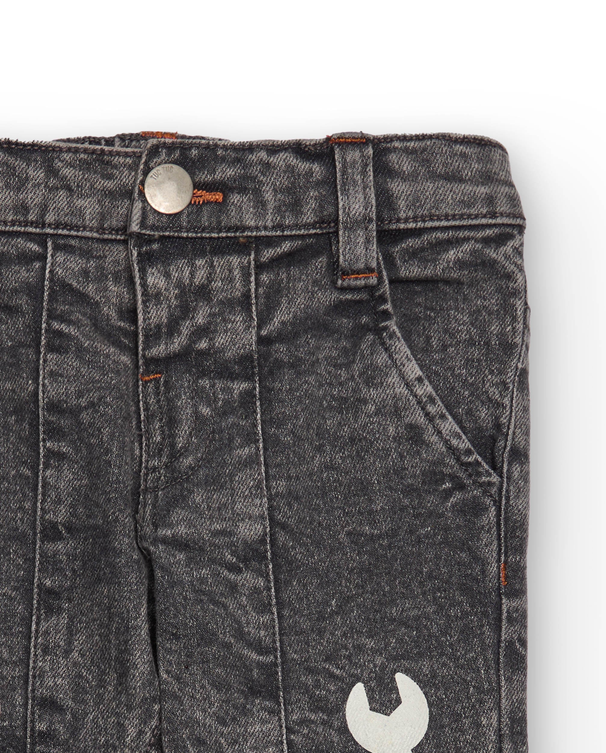 Pantalón para niño en gris lavado con estampados de herramientas