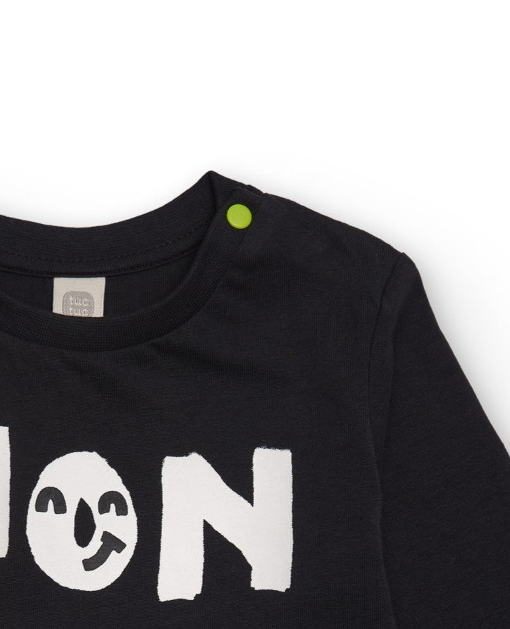 Camiseta de manga larga para niño en negro con estampado gráfico