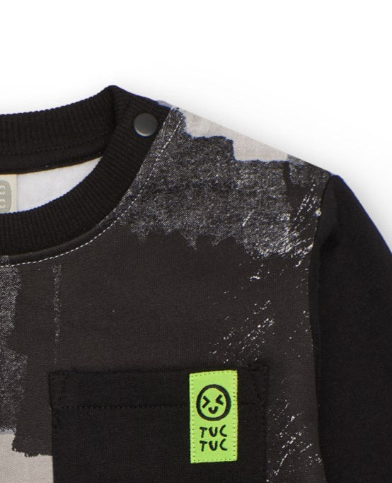 Sudadera para niño en negro con estampado gris y texto flúor