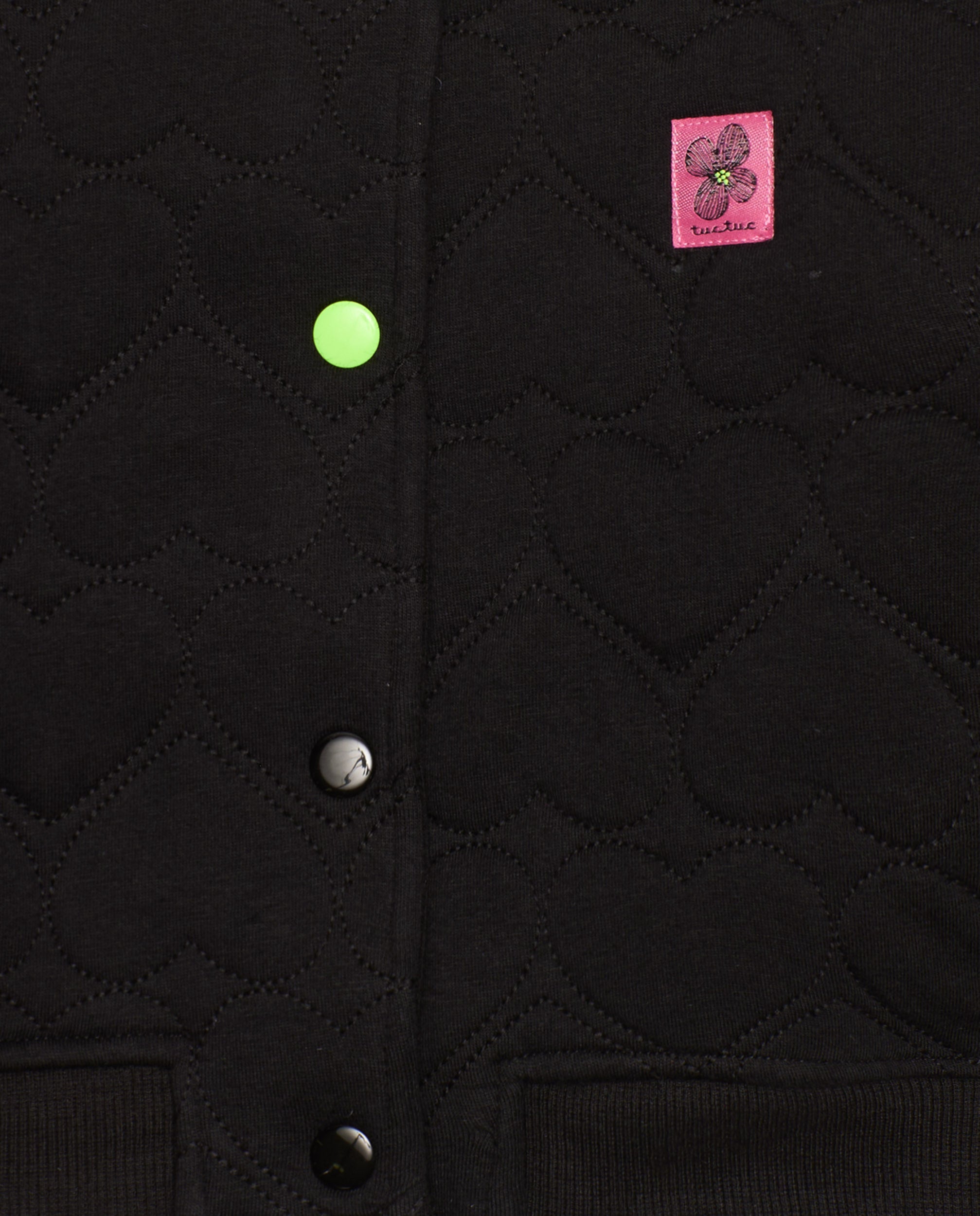 Chaqueta bomber para niña en negro con textura de corazones