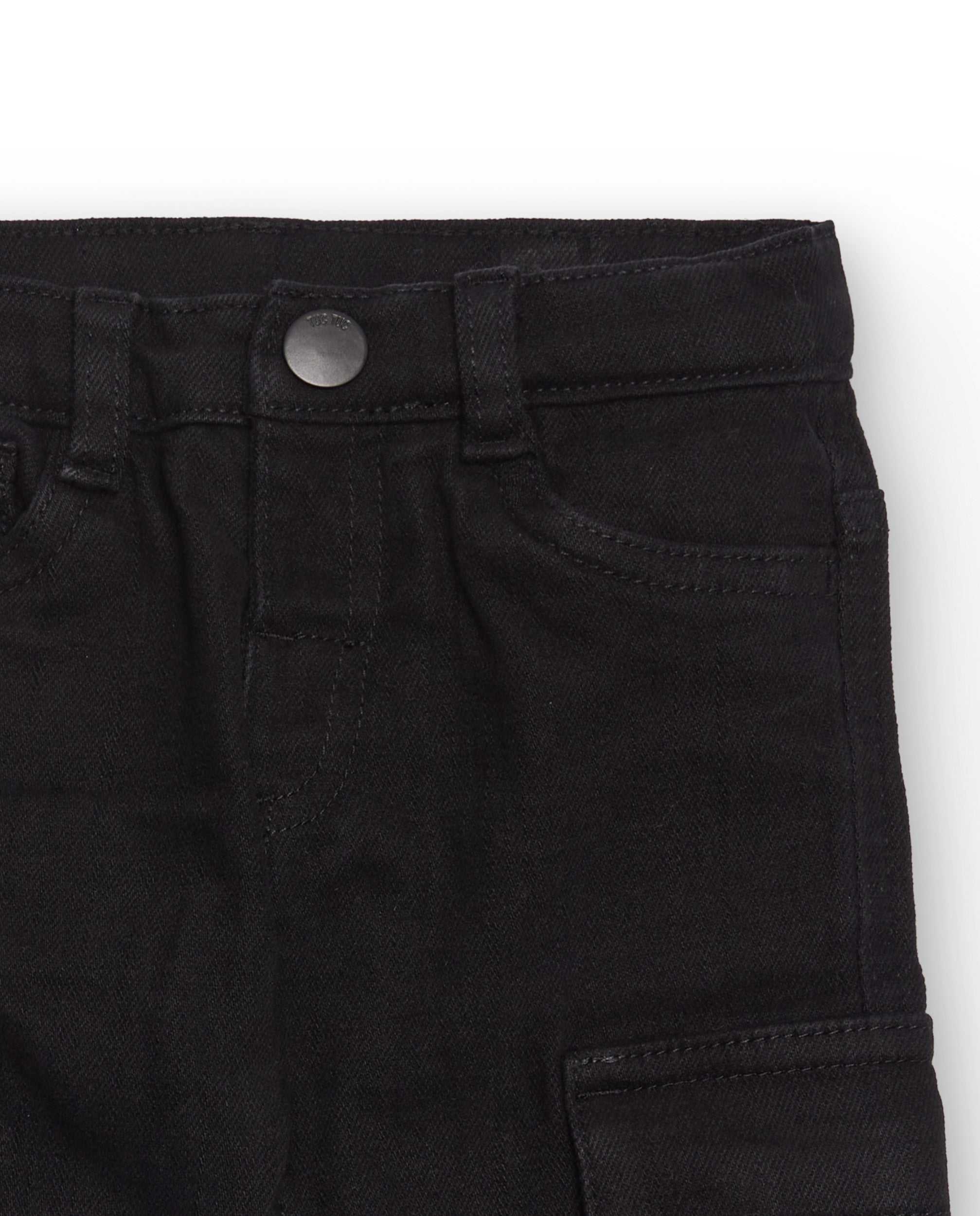 Pantalón cargo para niño en negro con bolsillos laterales
