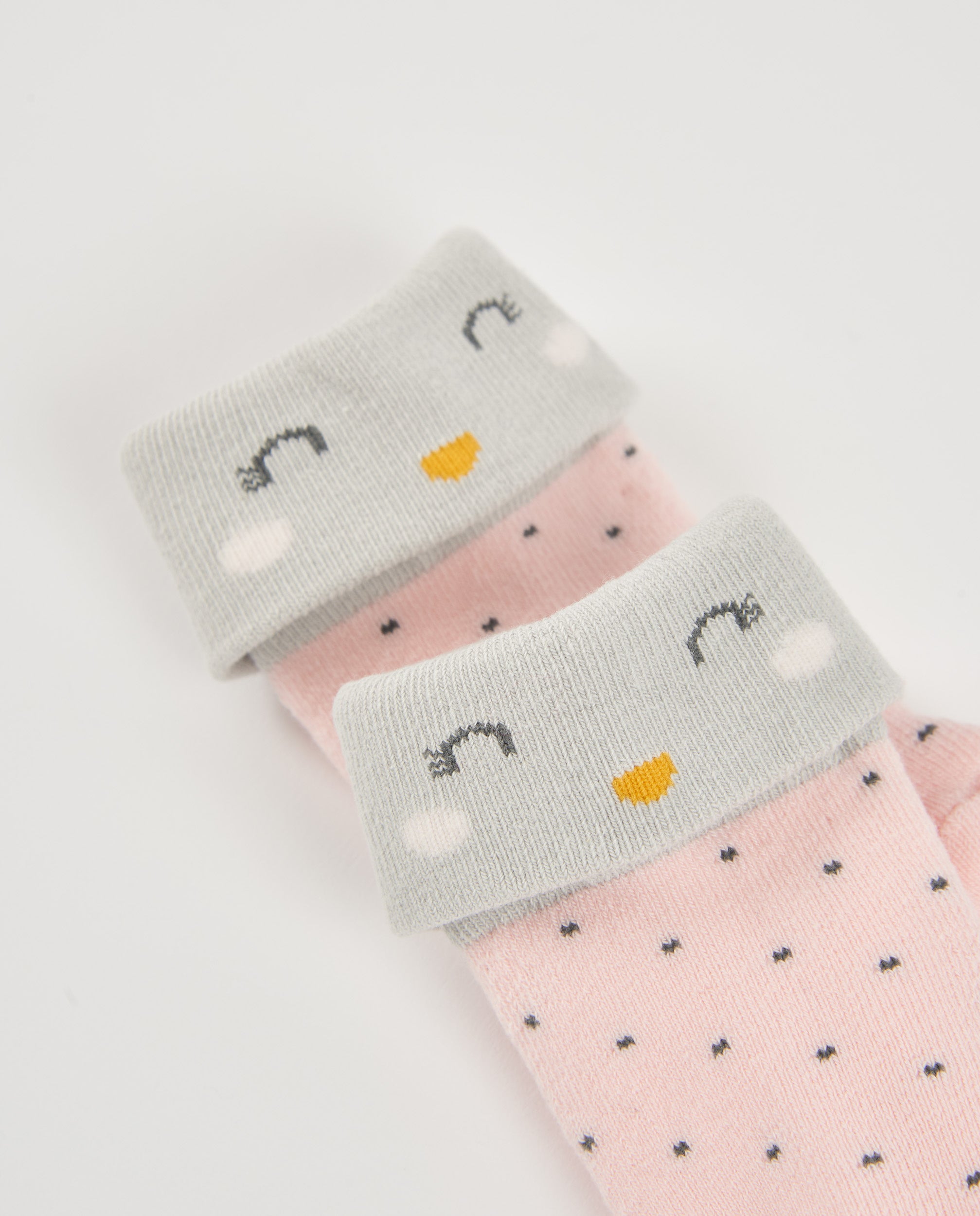 Calcetines para recién nacido color rosa con toques en gris y