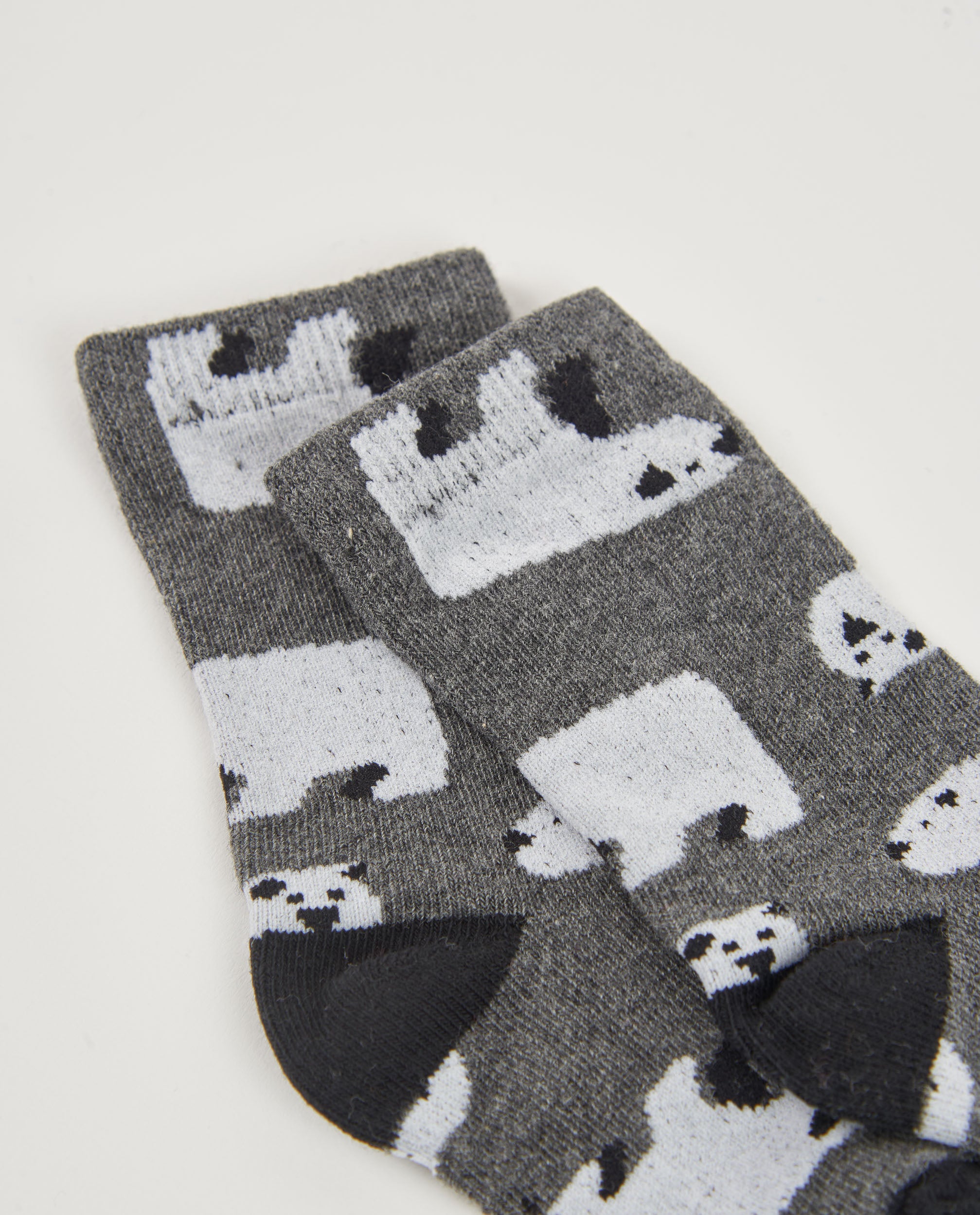 Pack de calcetines de niño en gris con estampado de rayos y osos