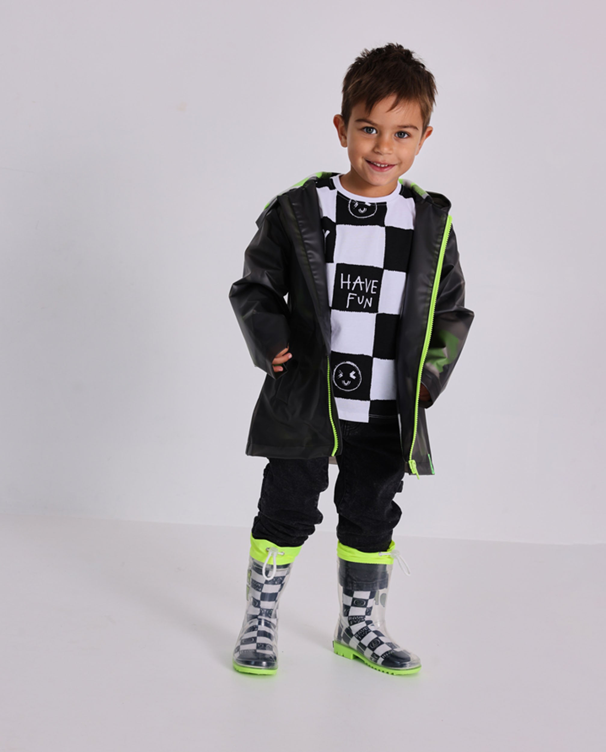 Camiseta de manga larga para niño en blanco y negro con