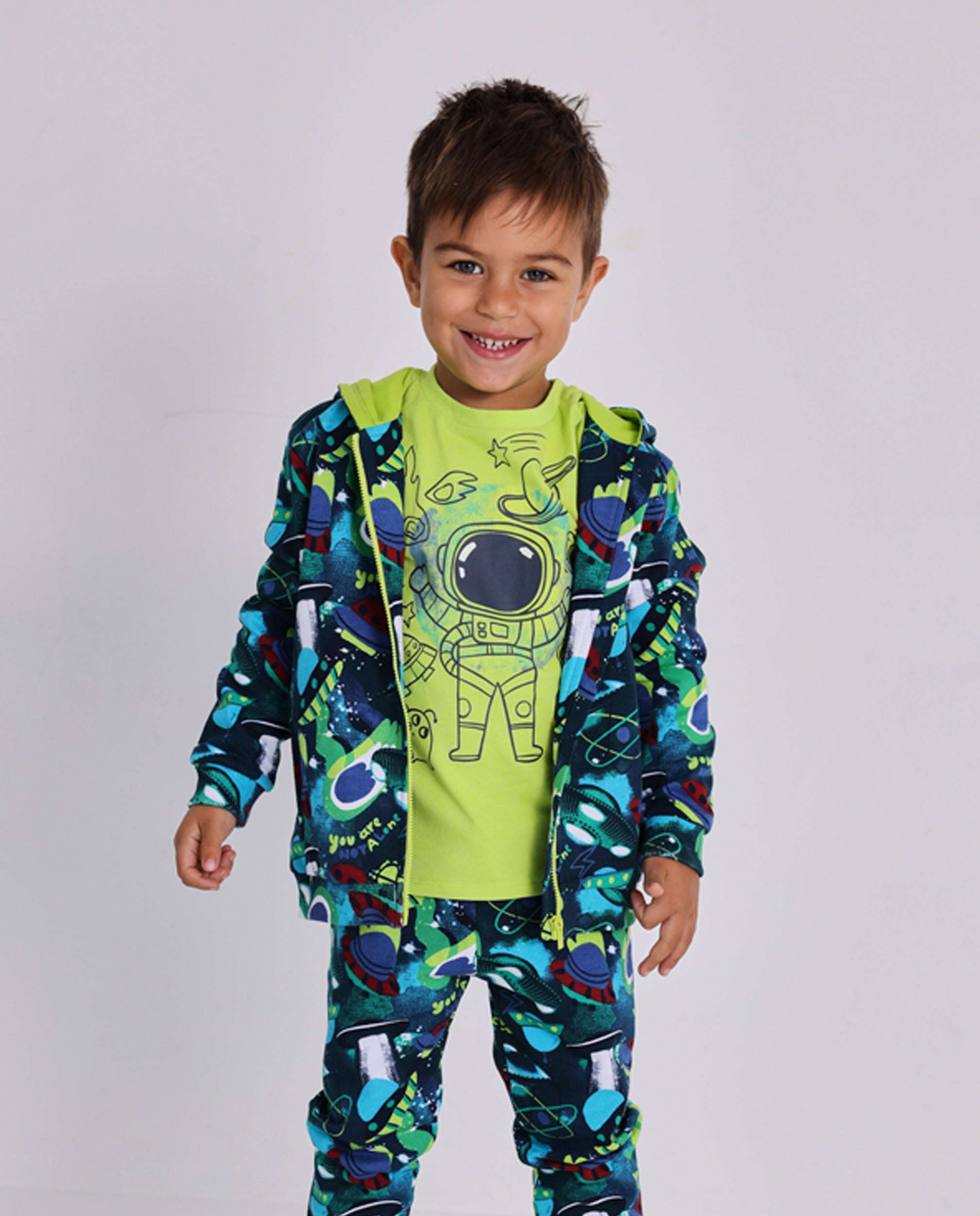 Camiseta de punto para niño color verde con estampado de