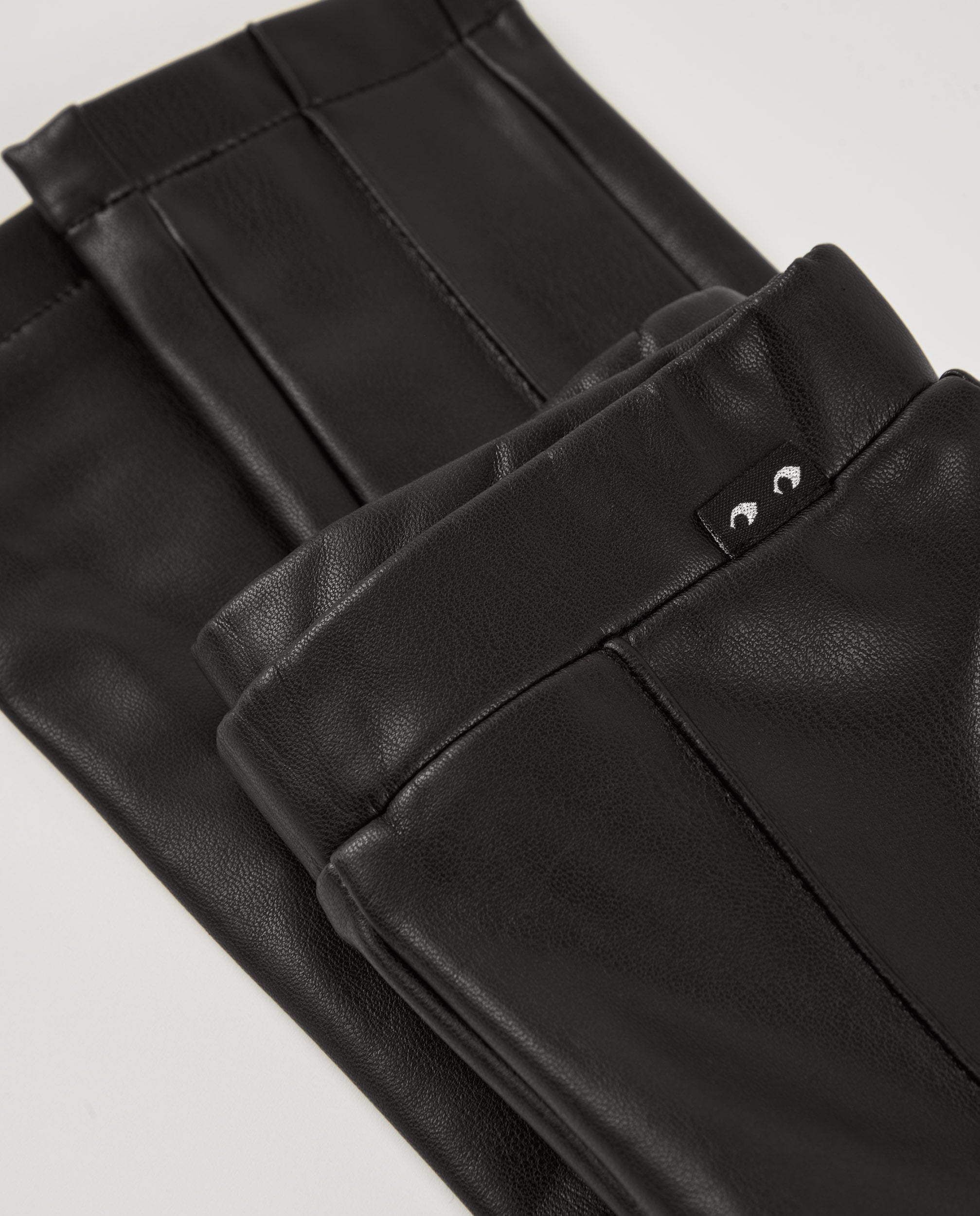 Leggings de niña en polipiel negro con cintura elástica