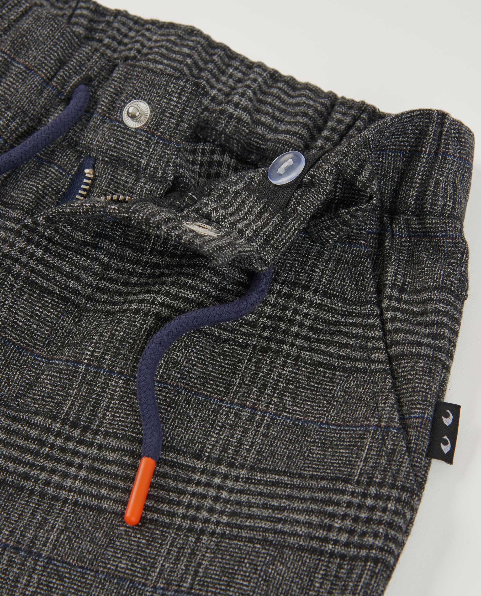 Pantalón de niño gris con estampado de cuadros y cintura