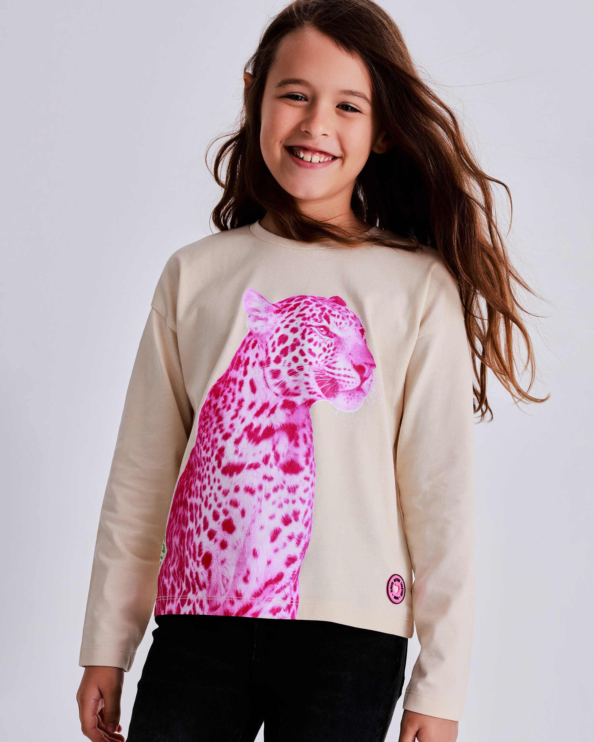 Beige long-sleeve t-shirt for girls with pink leopard print
