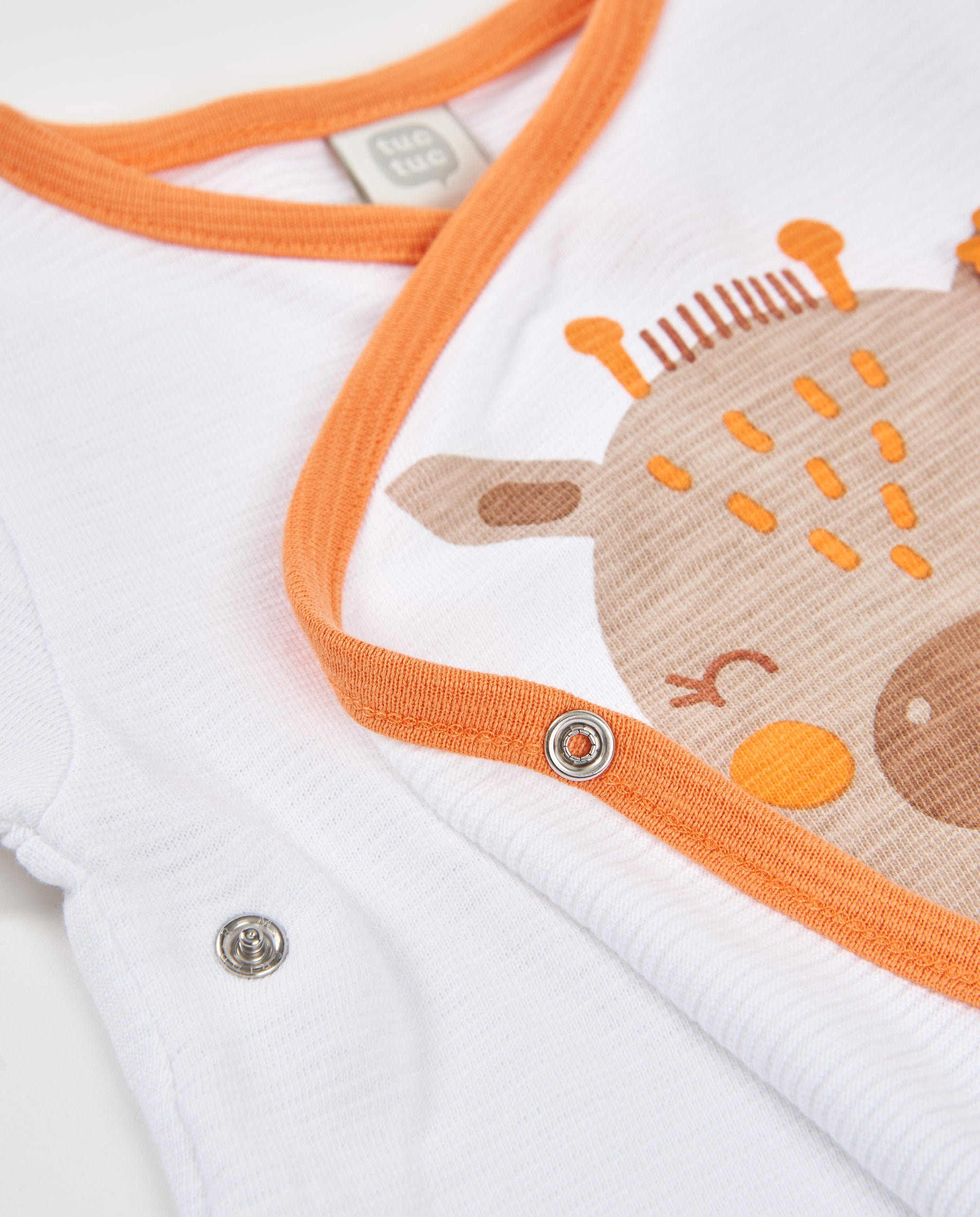 Conjunto de recién nacido de punto y estampado jirafa