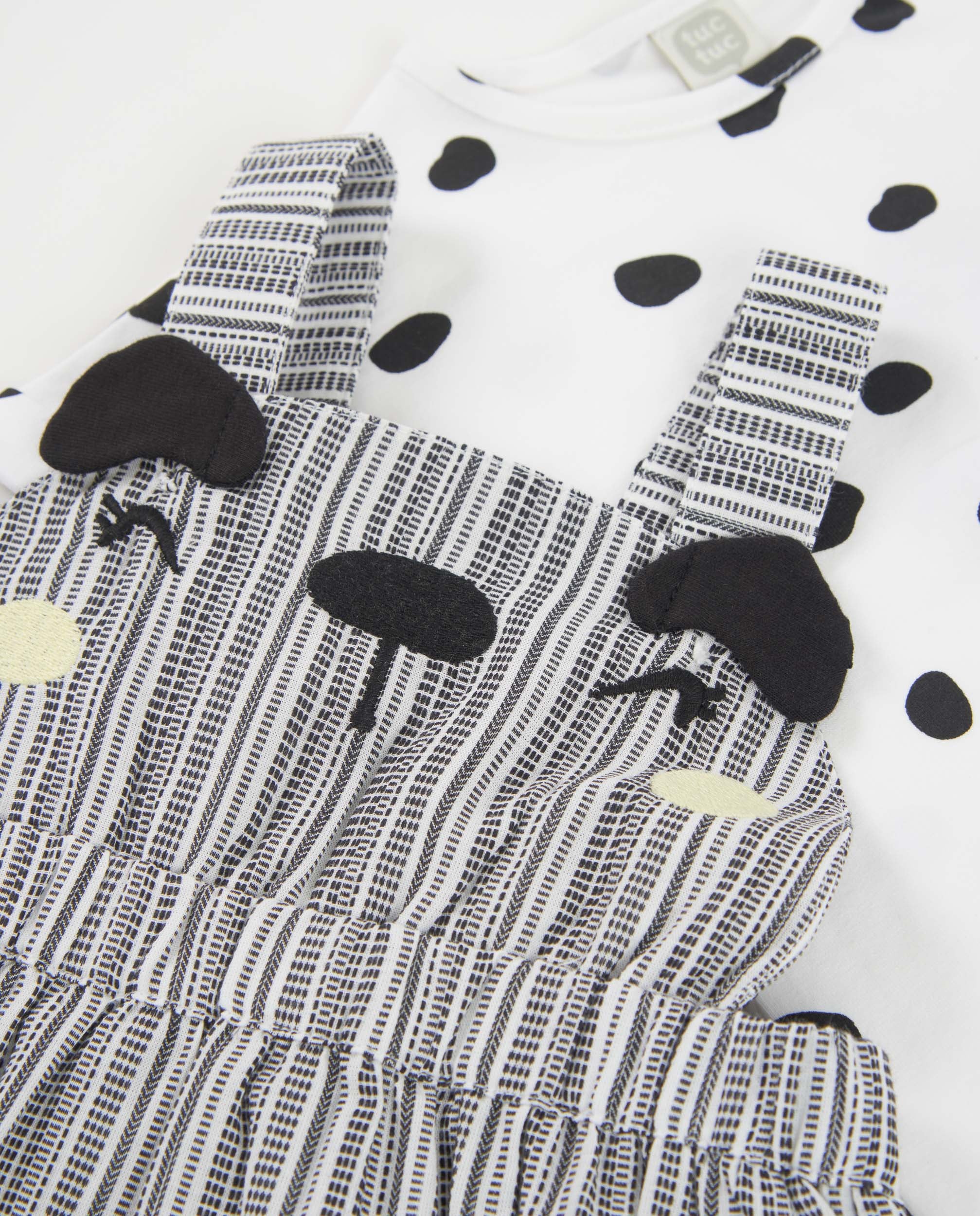 Conjunto de recién nacido de punto de tres piezas