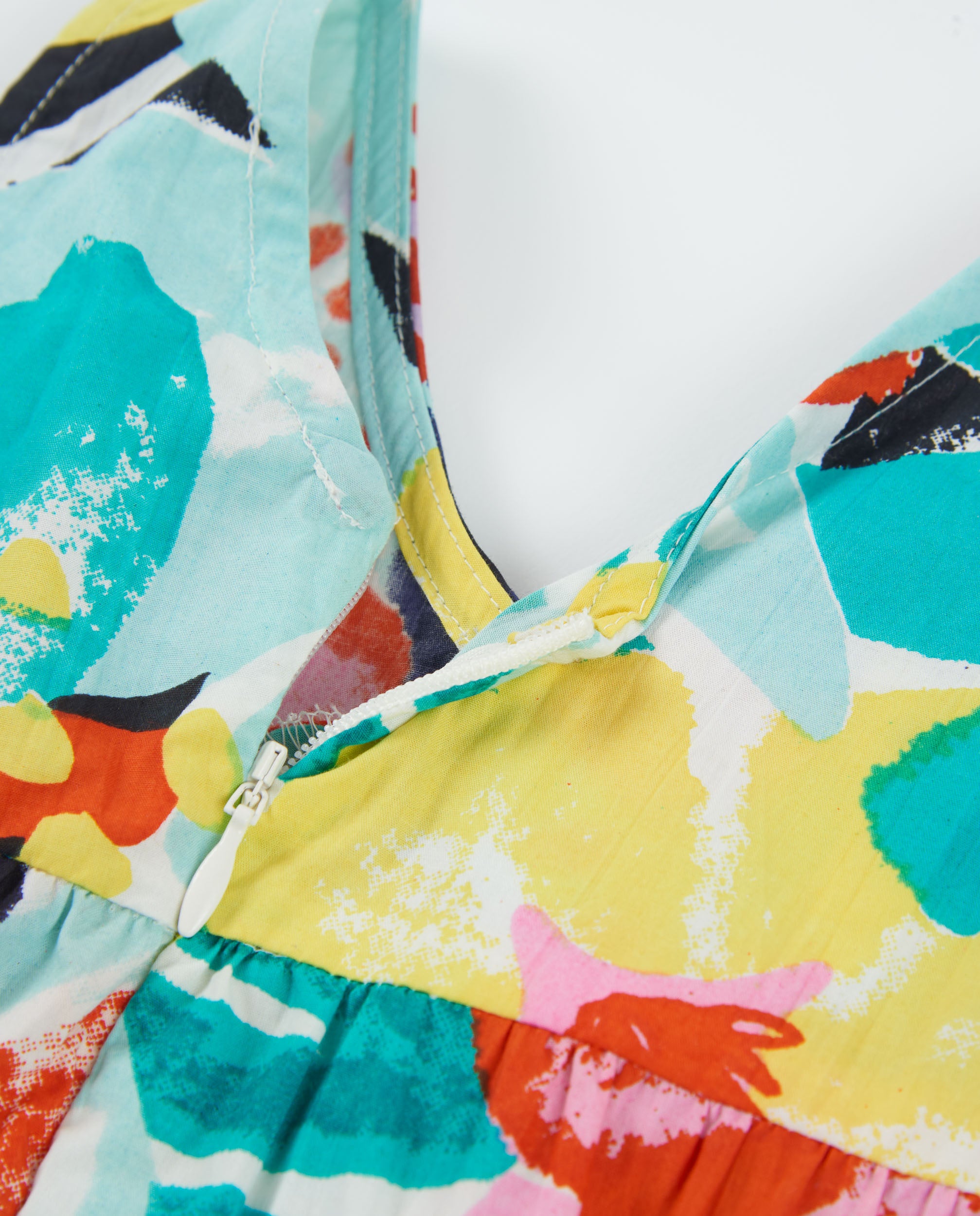 Mono corto de niña estampado floral multicolor con volante