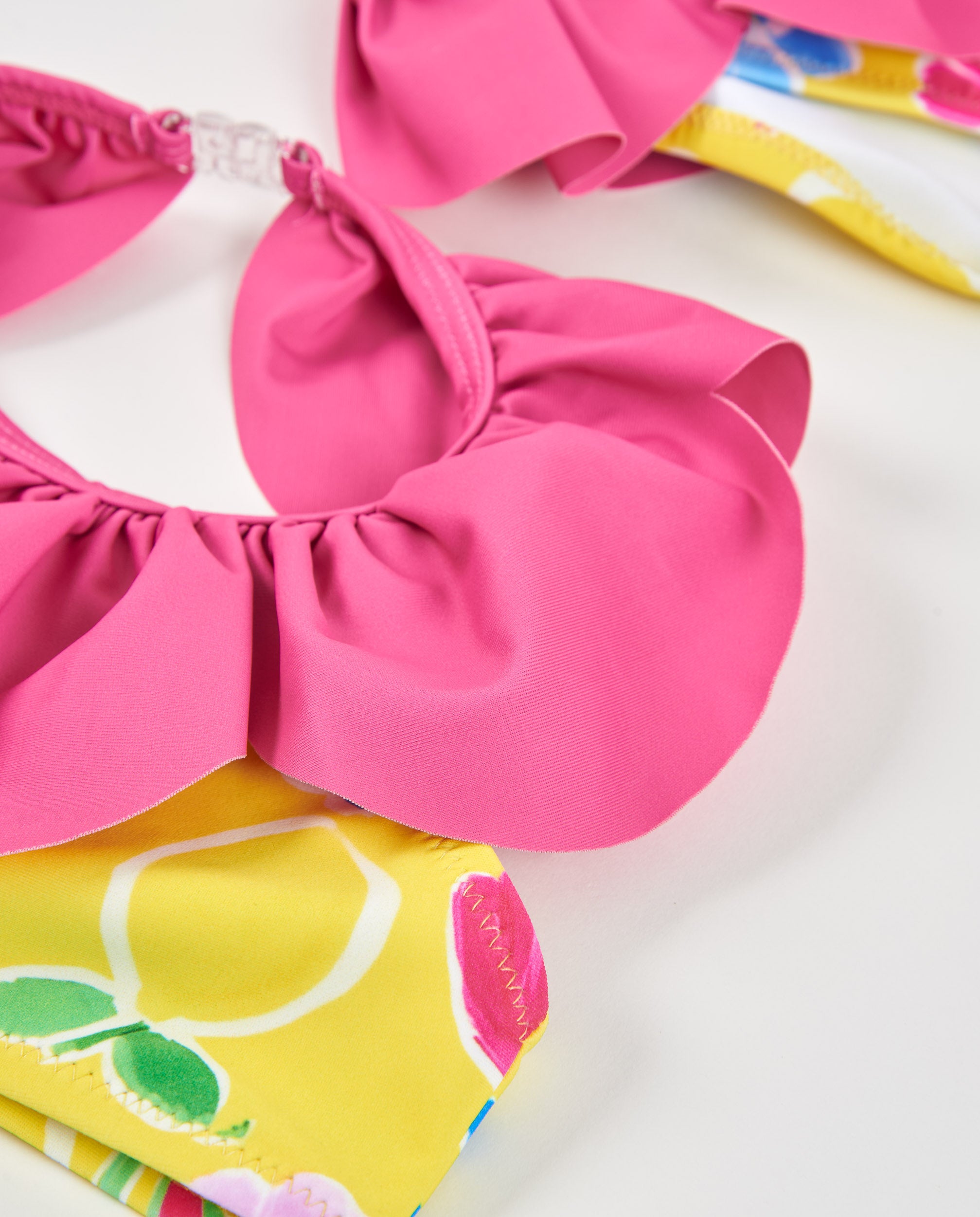 Bikini de niña de punto con volantes