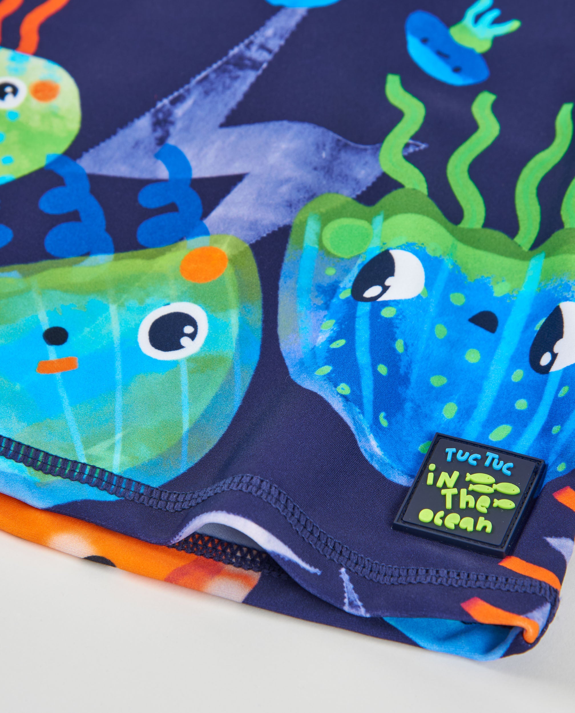 Camiseta de niño de punto para el baño
