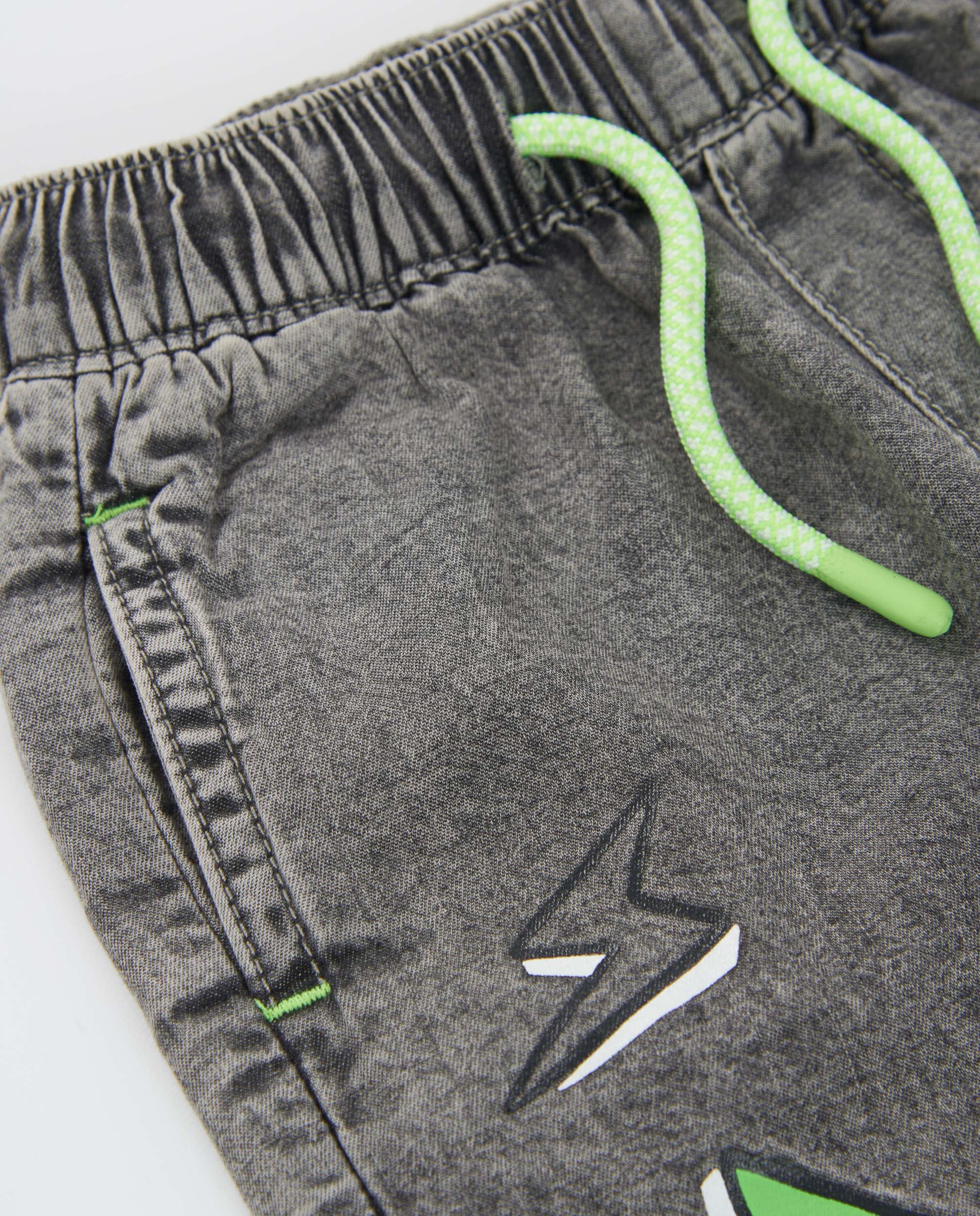 Bermuda de niño de plana y denim efecto lavado