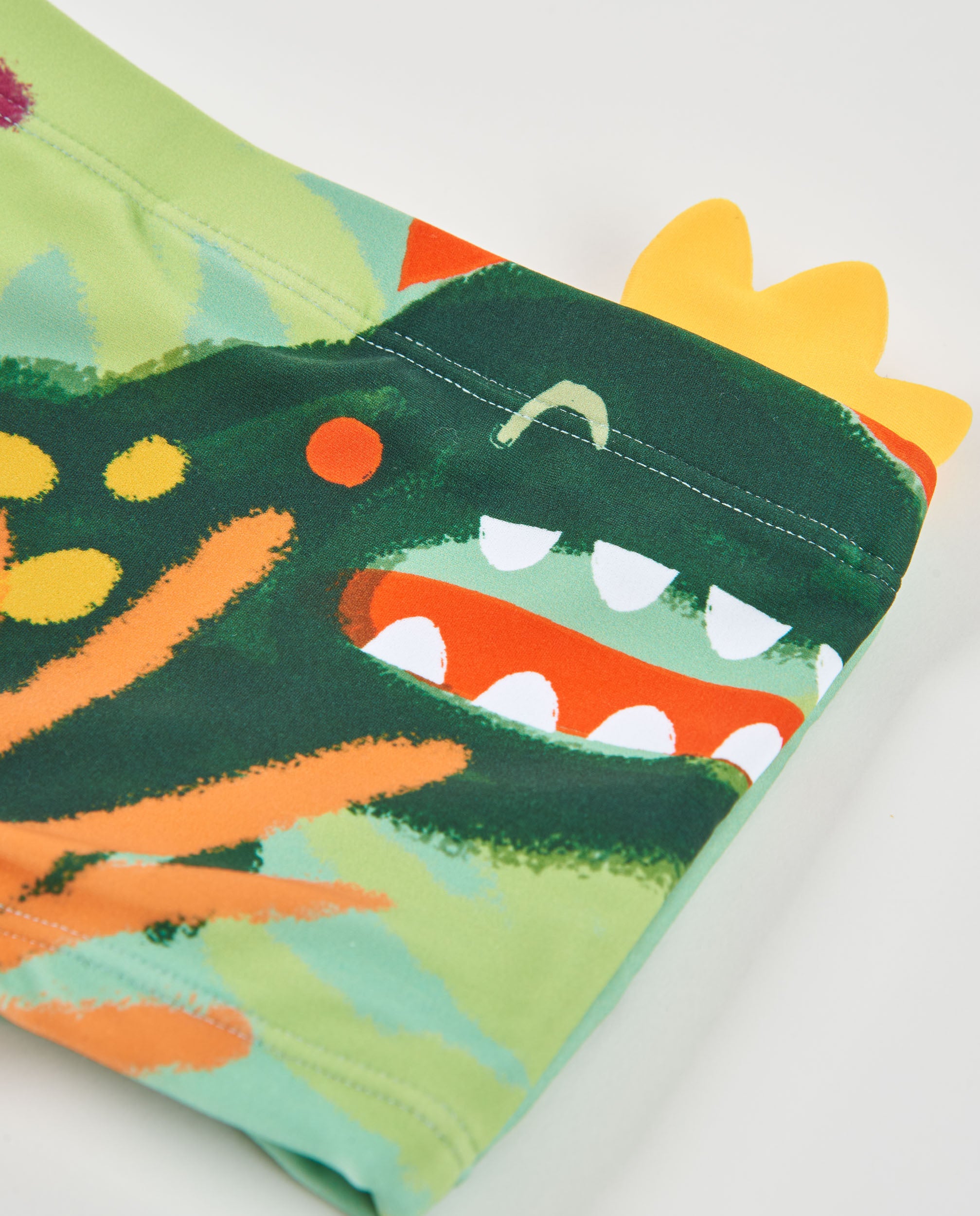 Bañador de niño de punto con detalles en relieve