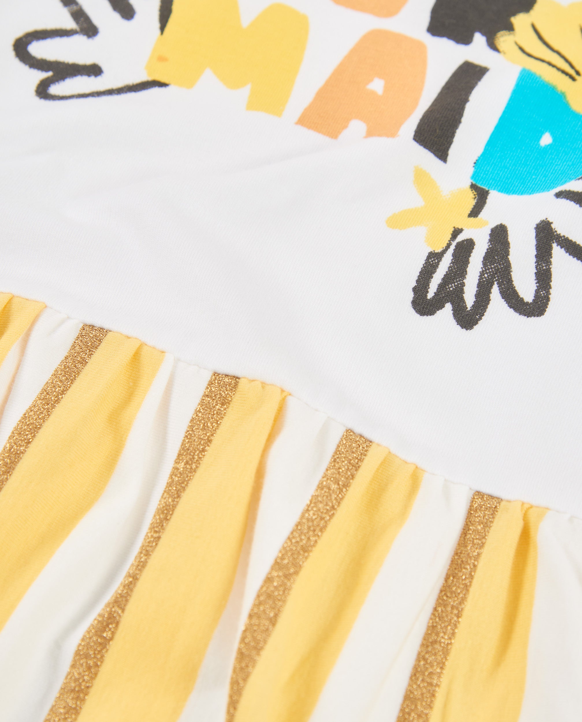 Vestido de niña de punto con franjas verticales