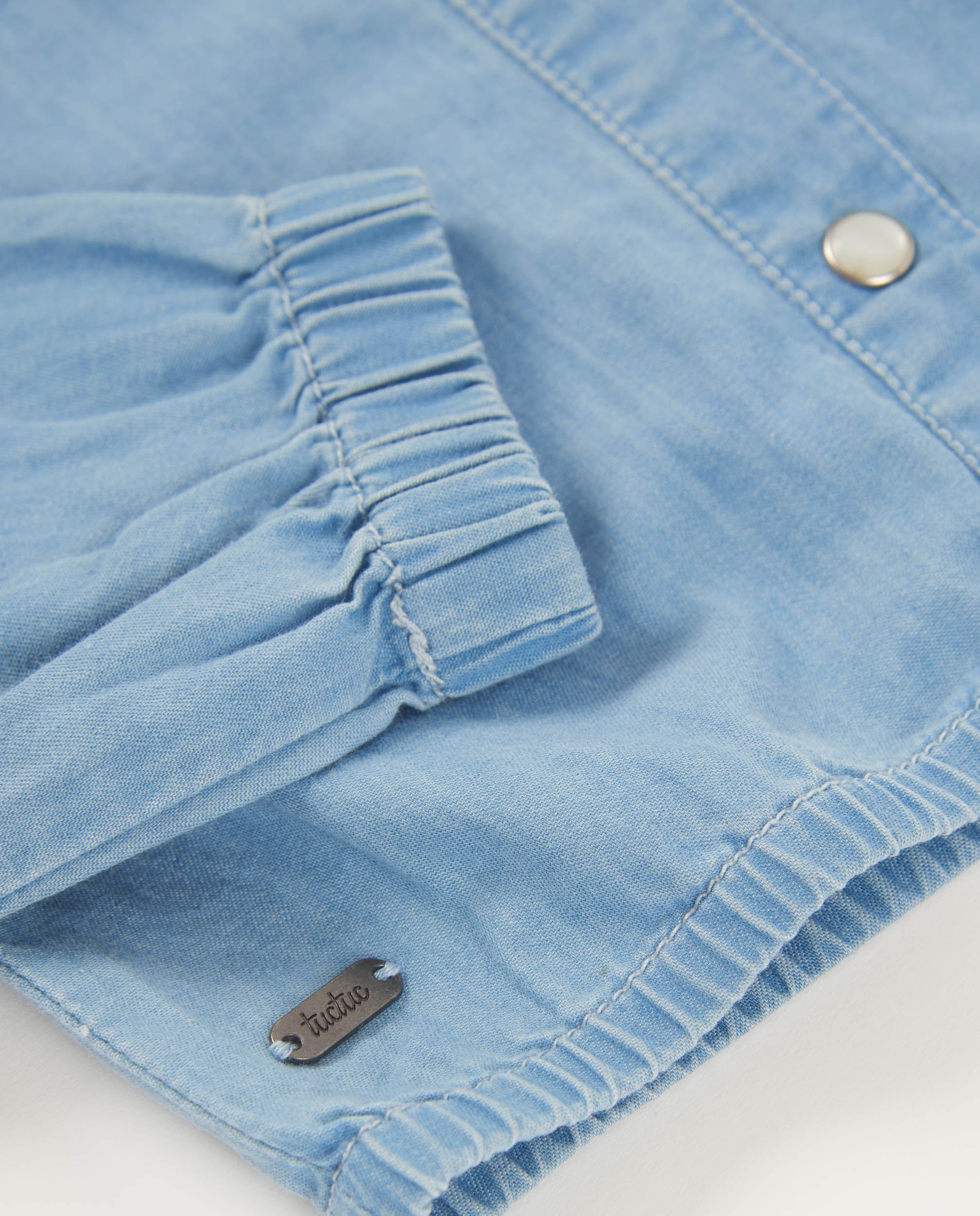 Camisa de niña de plana y denim ligero