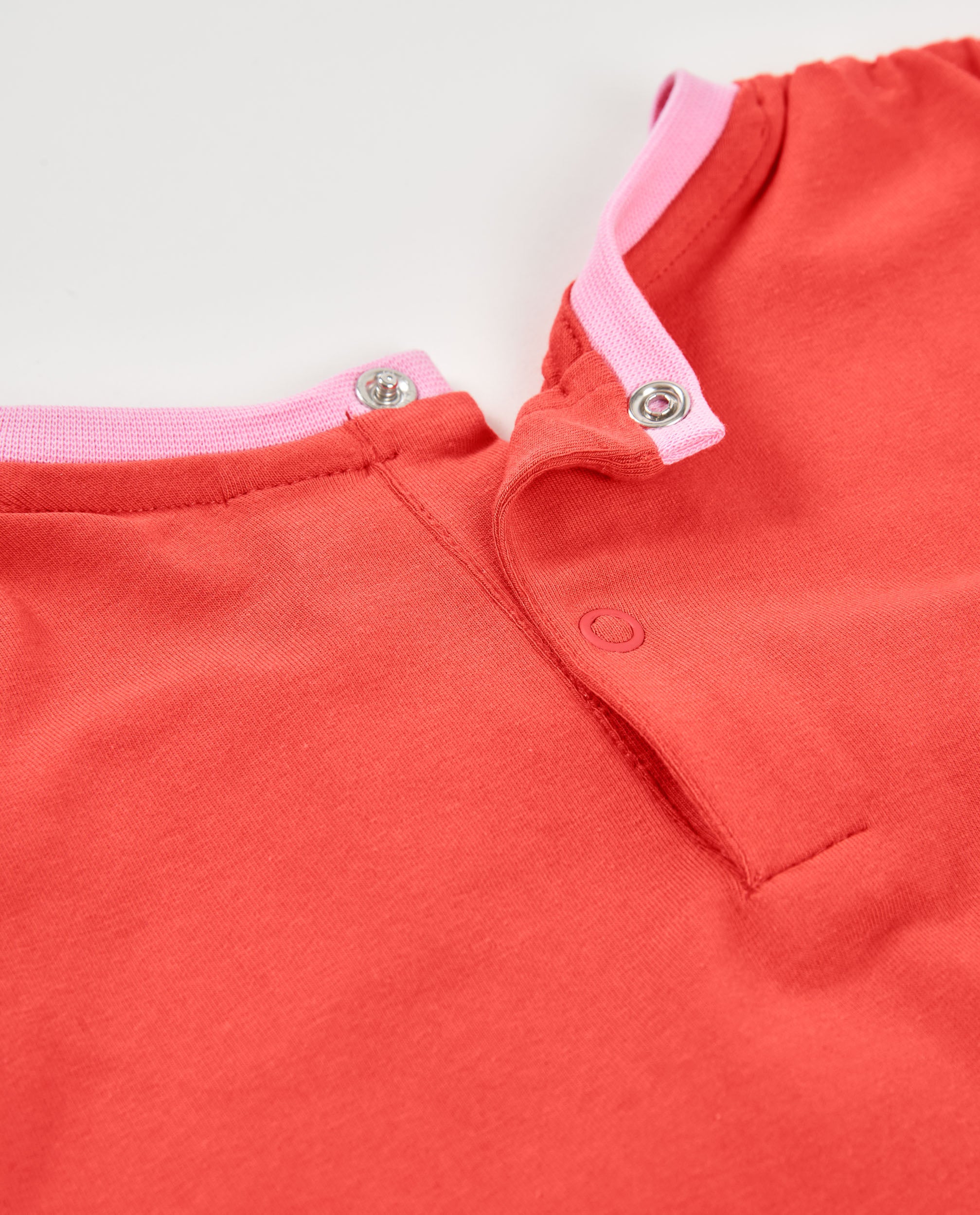 Camiseta de niña de punto y gran estampado frontal