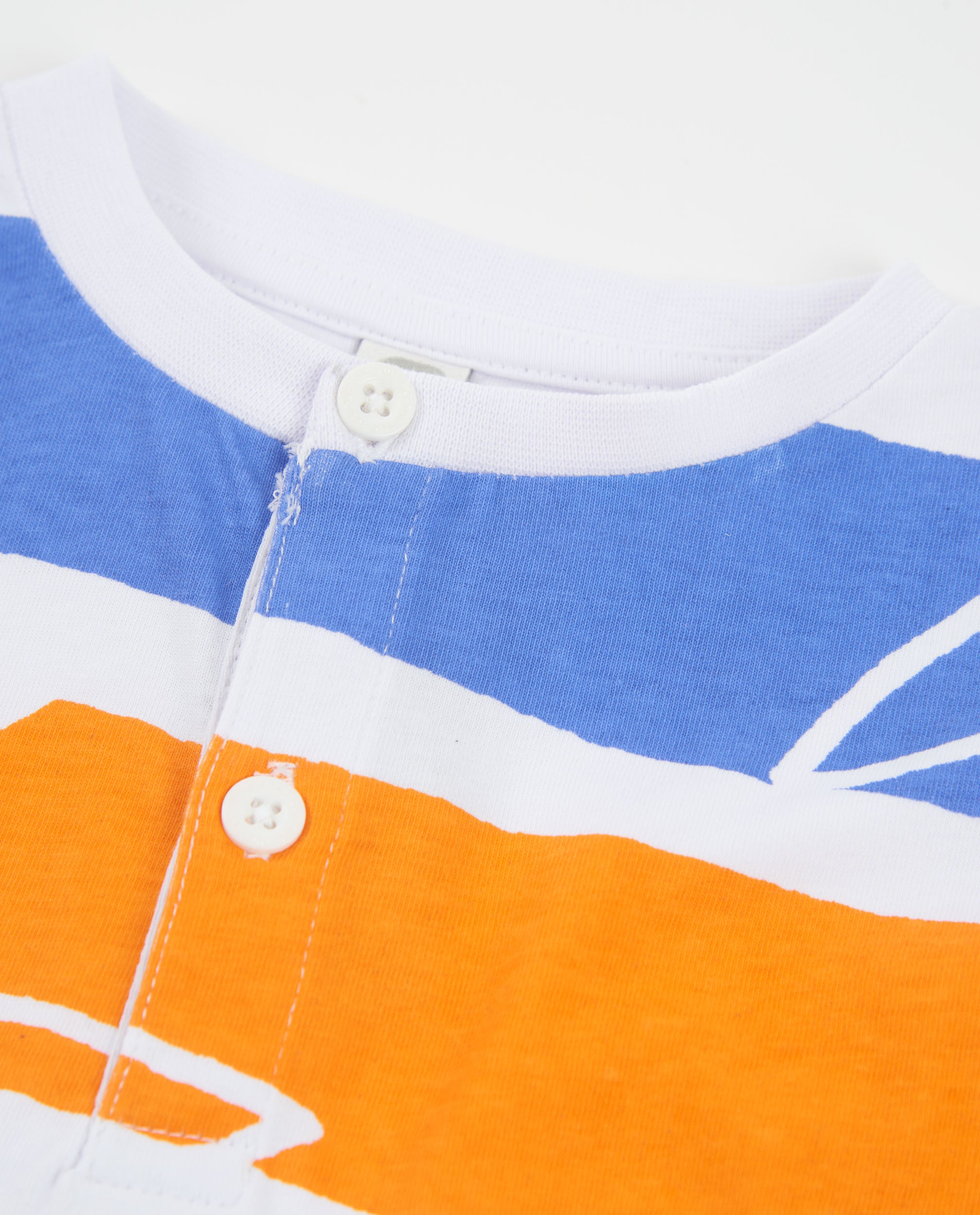 Camiseta de niño de punto con franjas horizontales