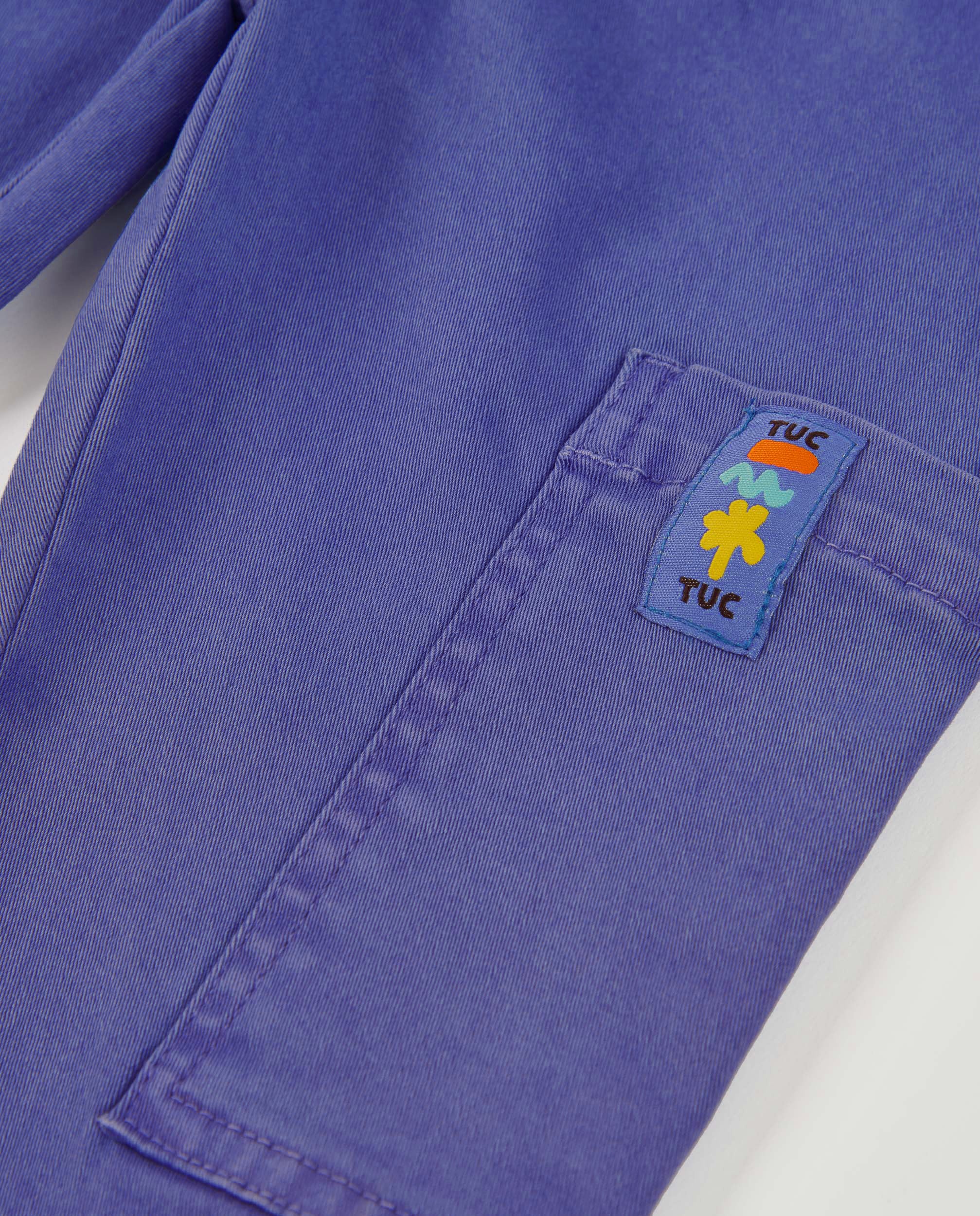 Pantalones de niño de plana con diseño cargo