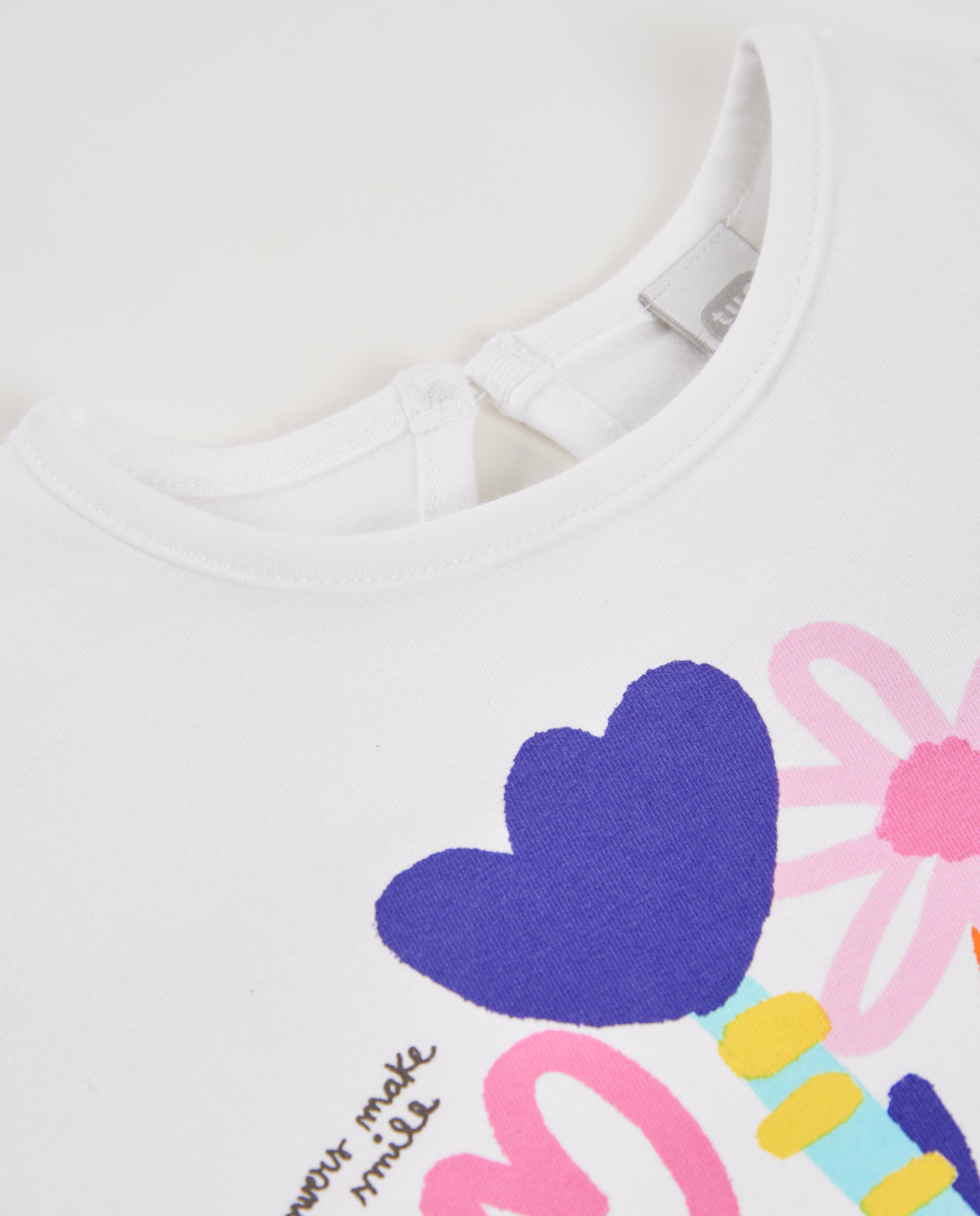 Camiseta de niña de punto con volantes en mangas