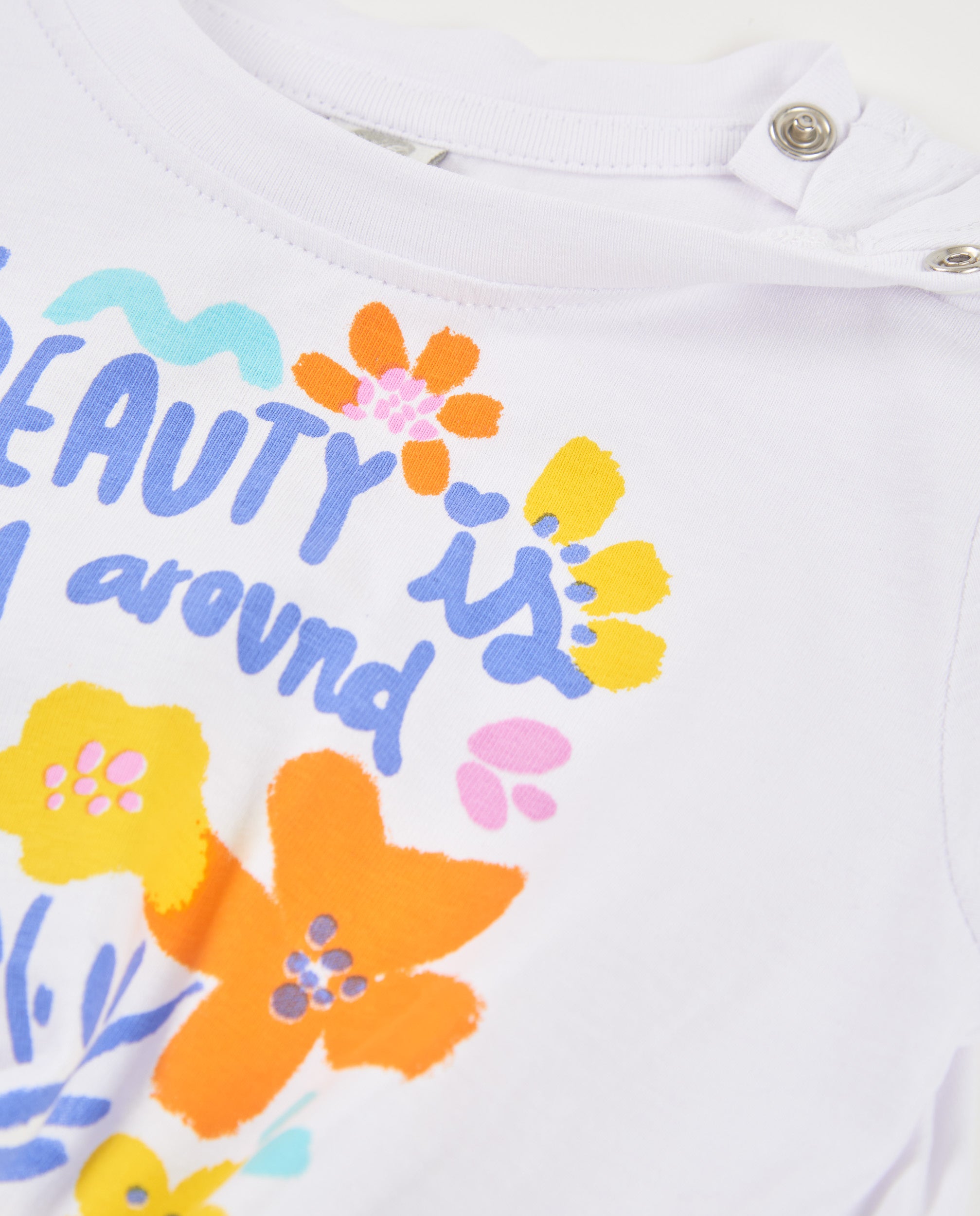 Camiseta de niña de punto y nudo decorativo