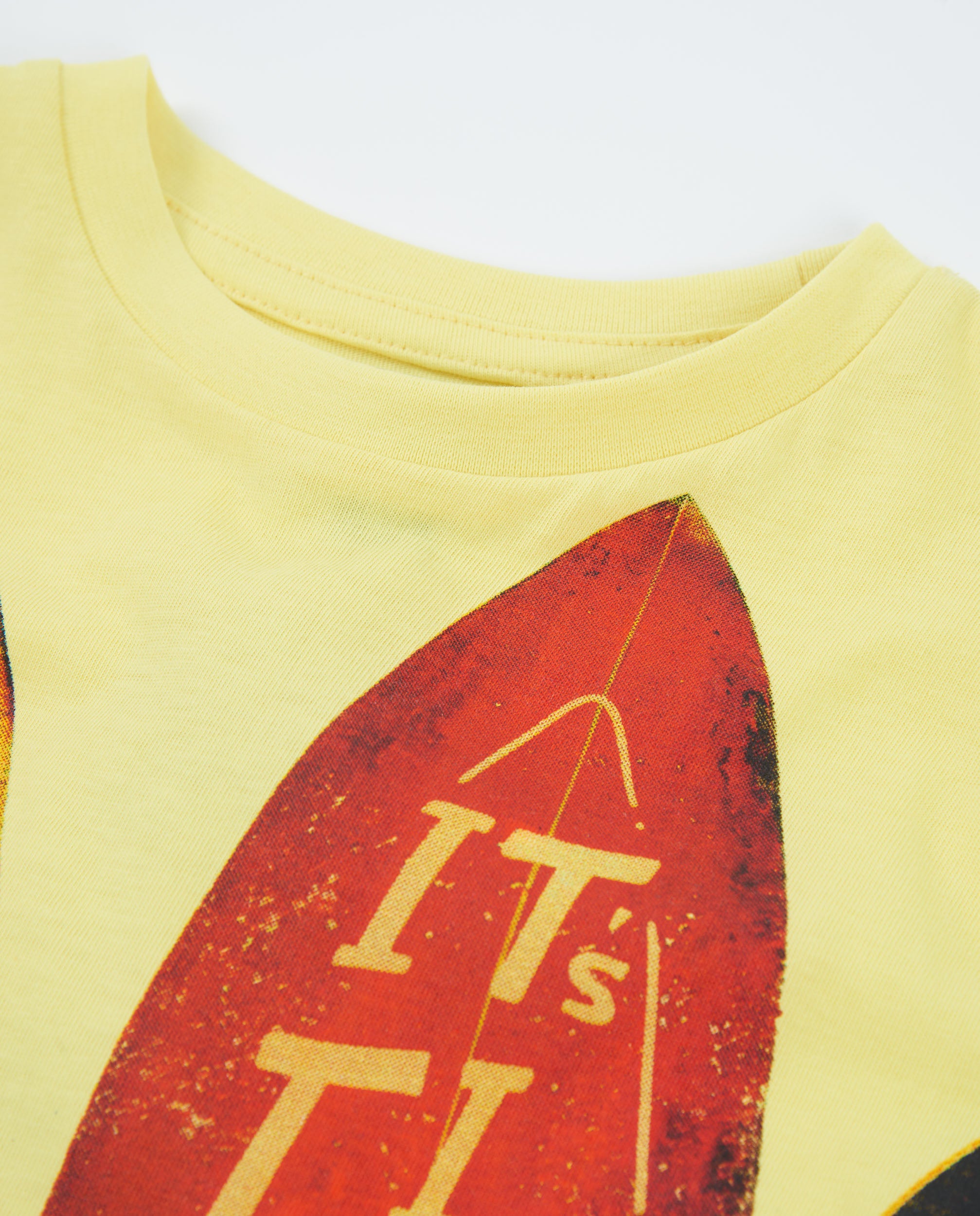 Camiseta de niño de punto con tablas de surf