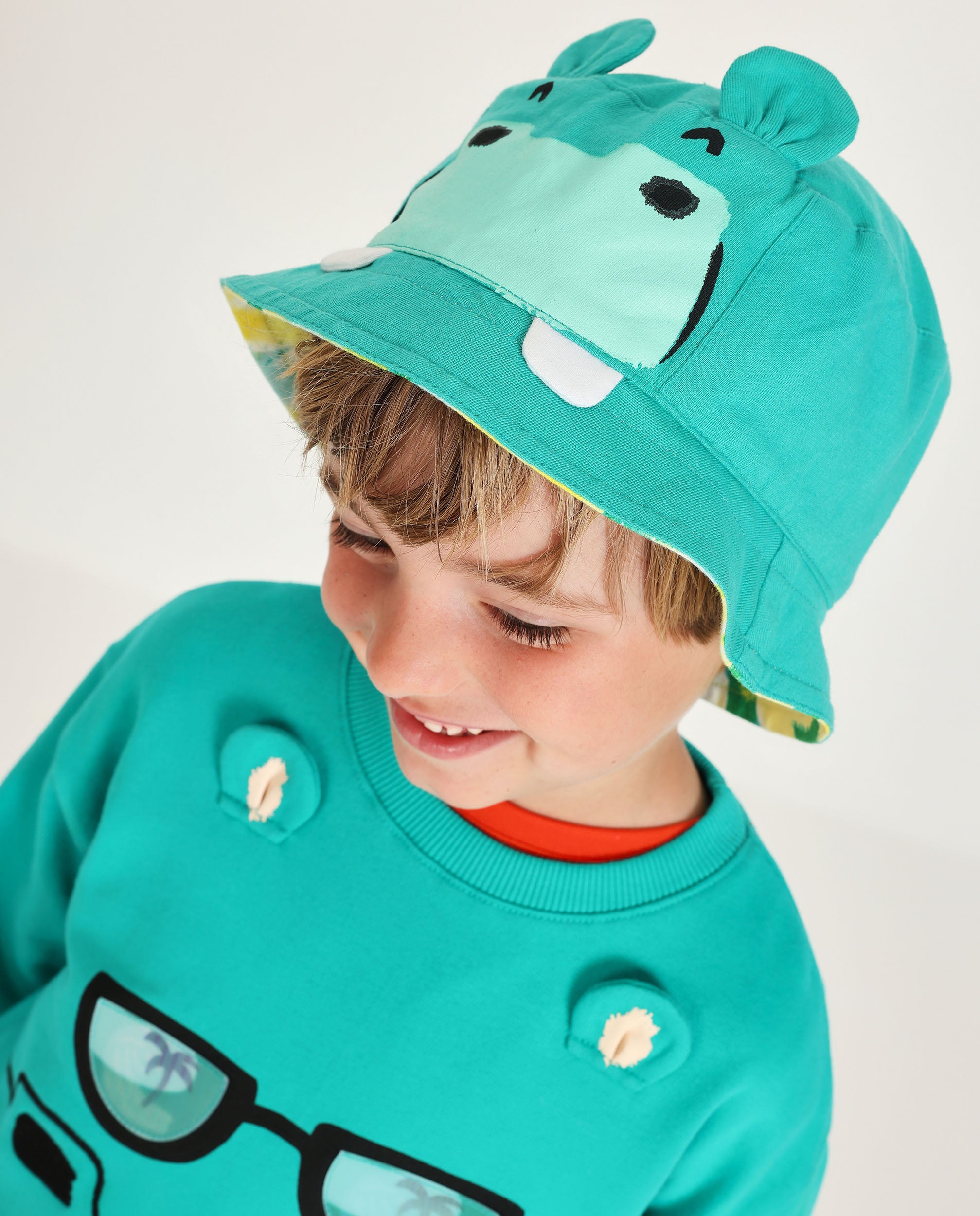 Gorro de niño de punto y diseño reversible