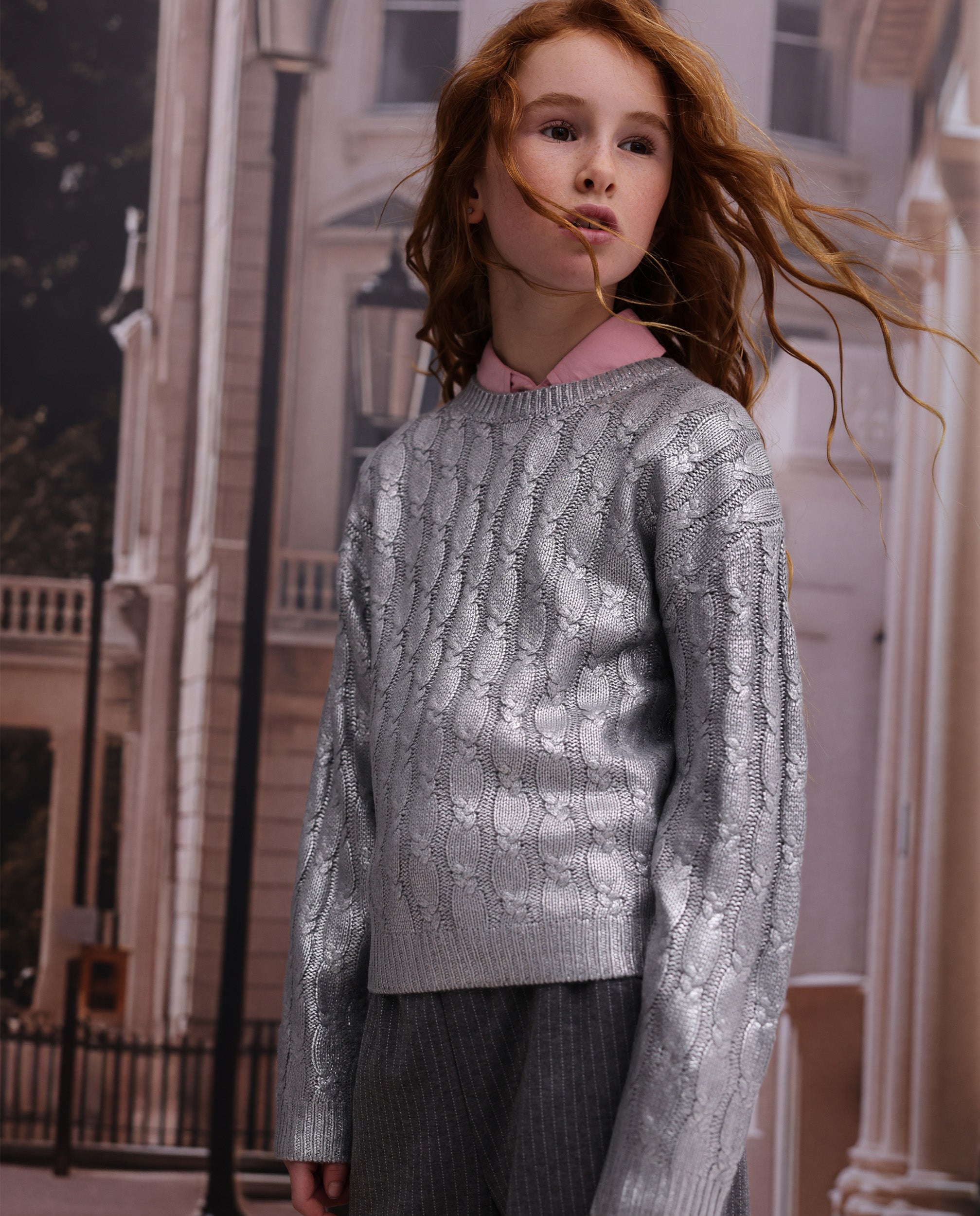 Jersey de niña de tricot de canalé con tonos plateados