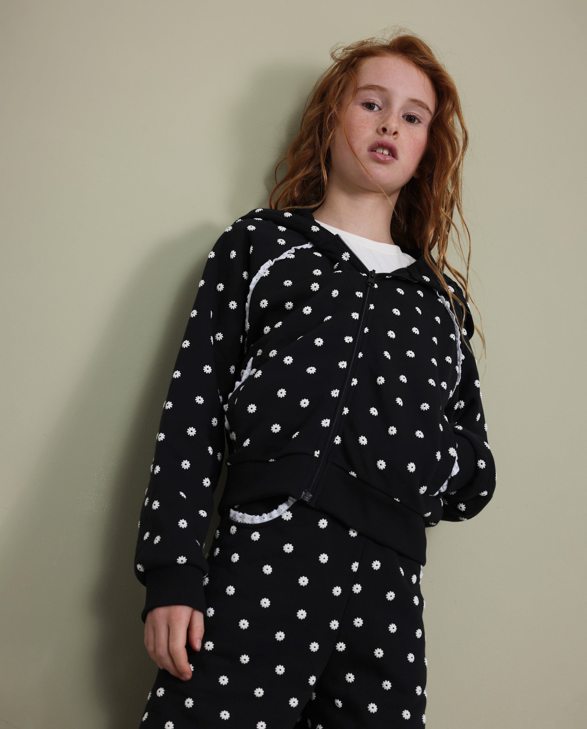Conjunto de niña de felpa con sudadera de capucha y estampado floral