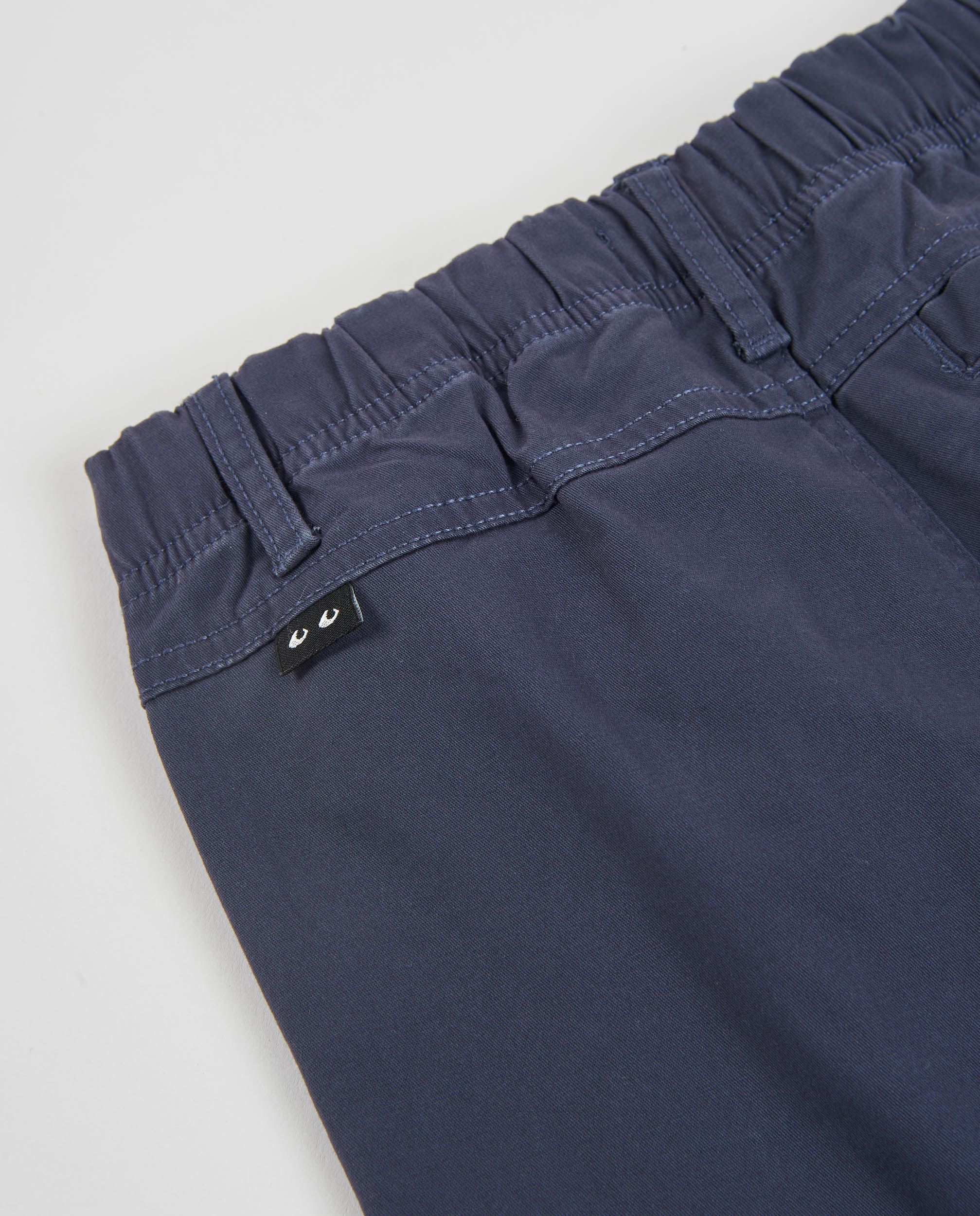 Pantalón chino de niño de tela plana con cintura elástica