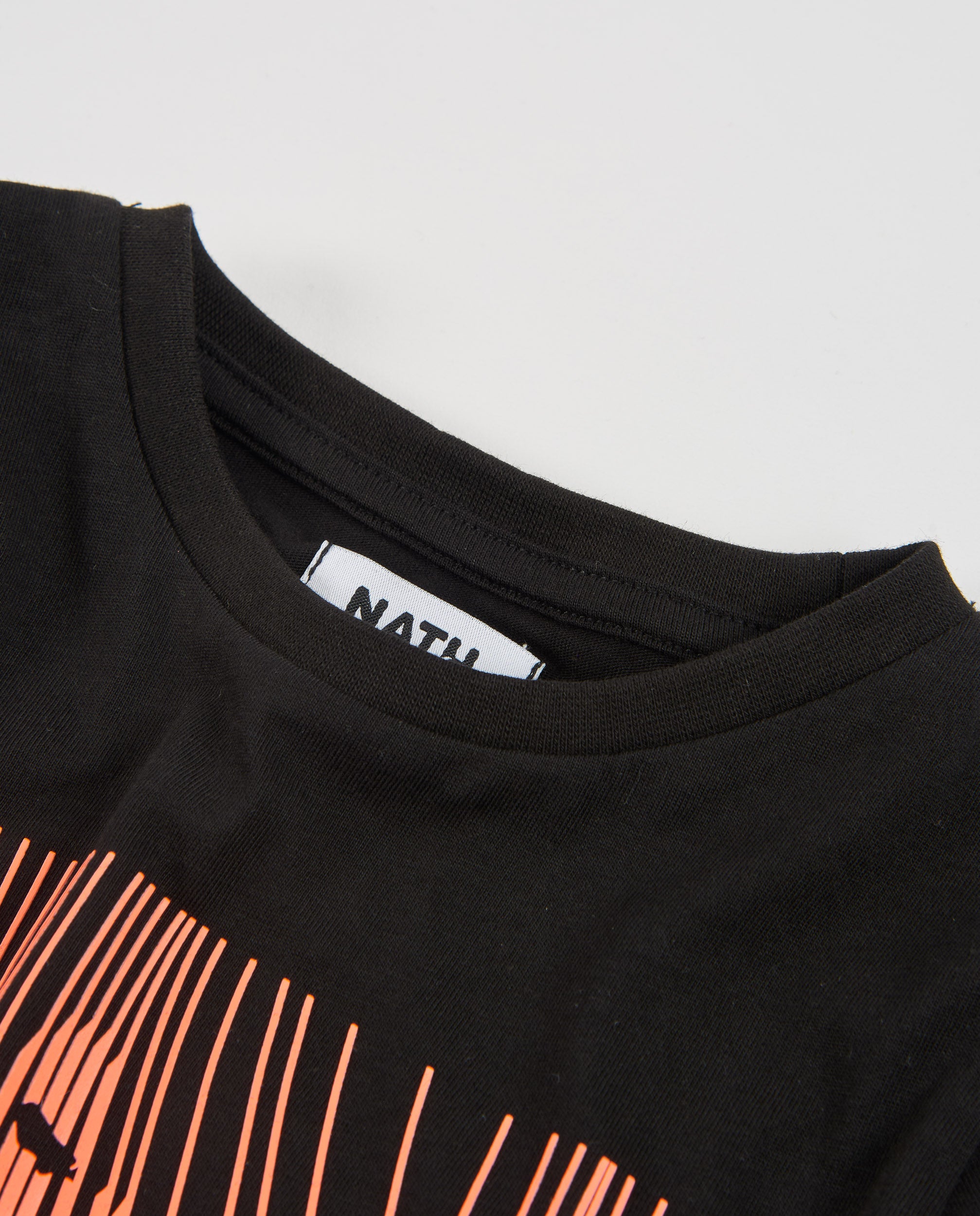 Camiseta de niño de punto con estampado gráfico en contraste