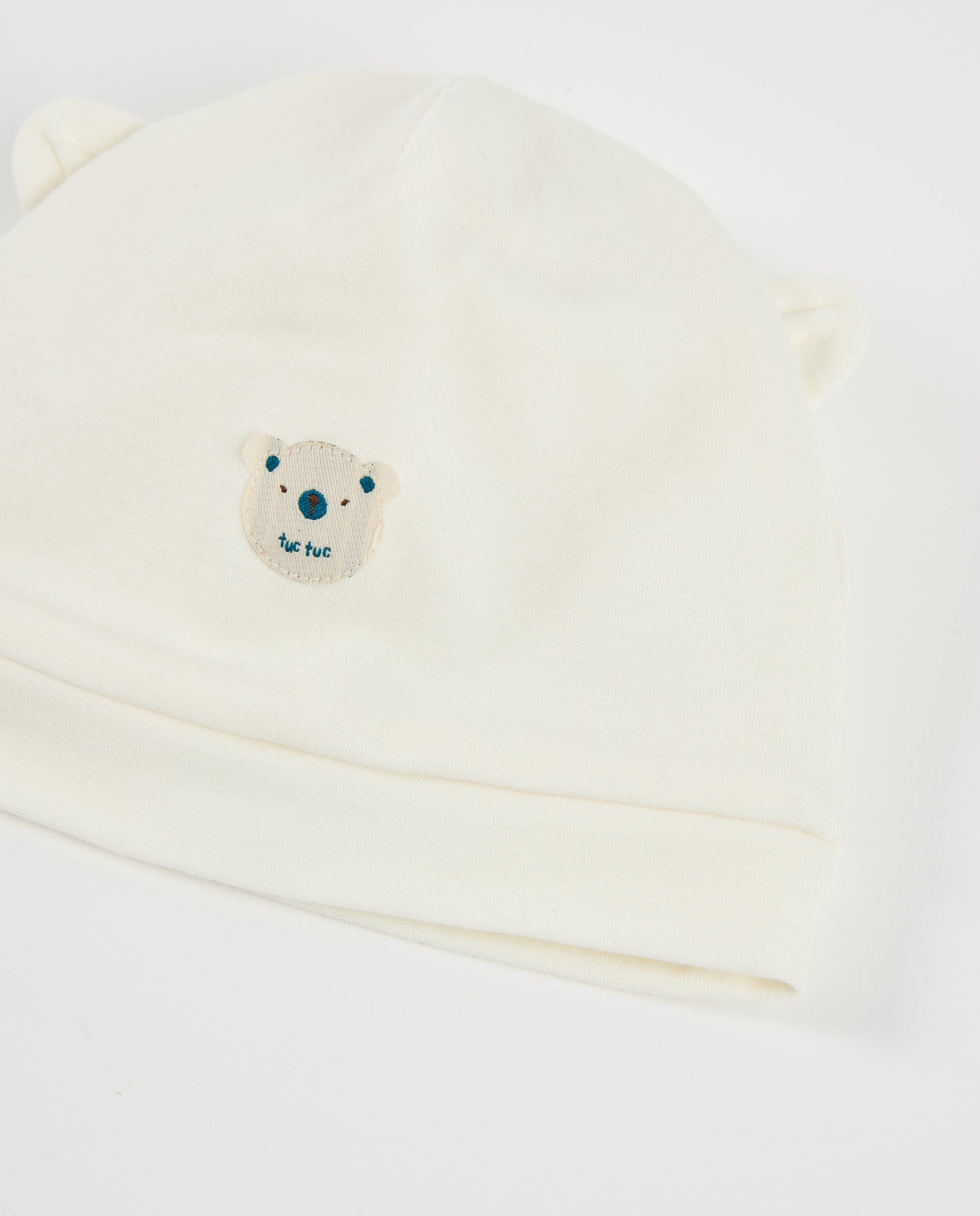 Gorro de bebé de punto con detalles bordados