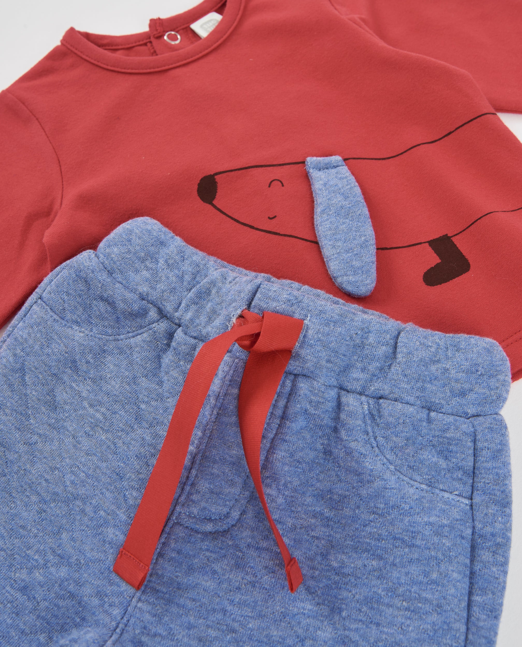 Conjunto de felpa de bebé con ilustración de perrito