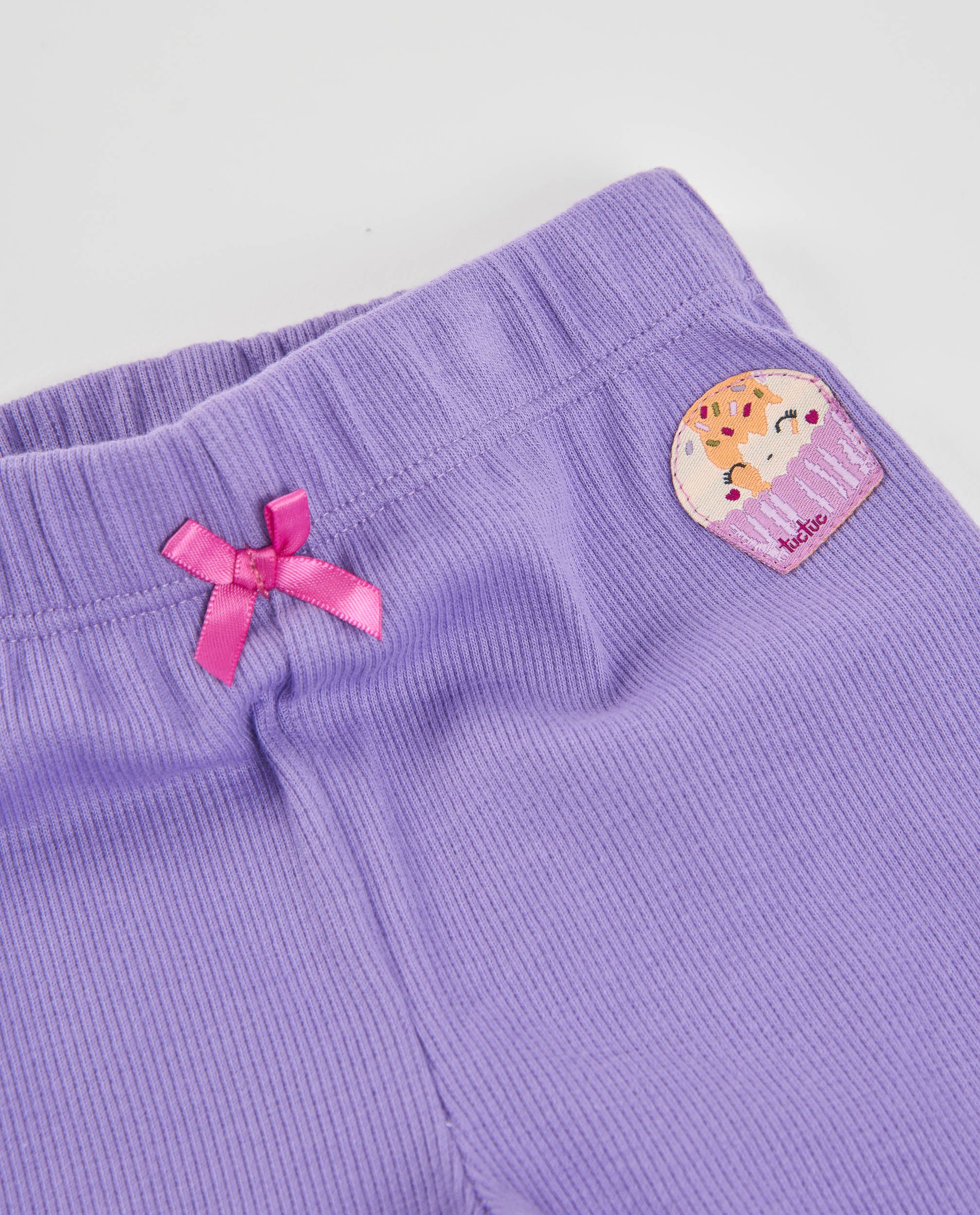 Conjunto de felpa de bebé con estampado de corazones
