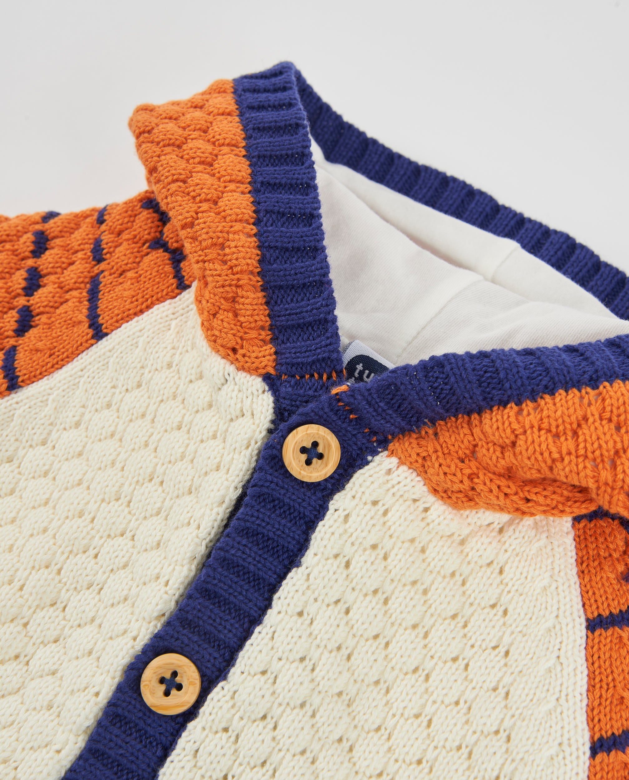 Chaqueta de tricot de bebé con capucha