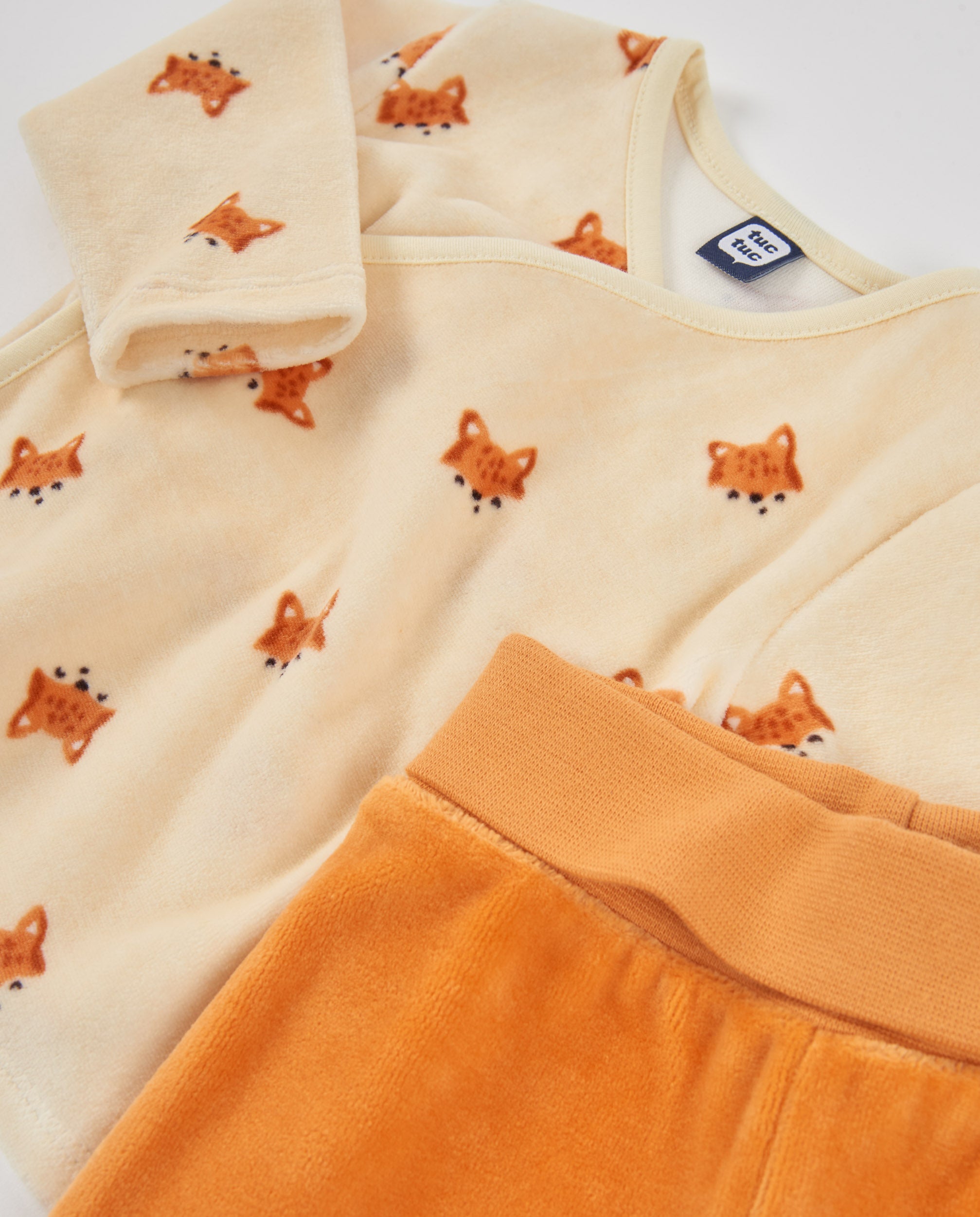 Conjunto de punto de bebé con estampado de zorros