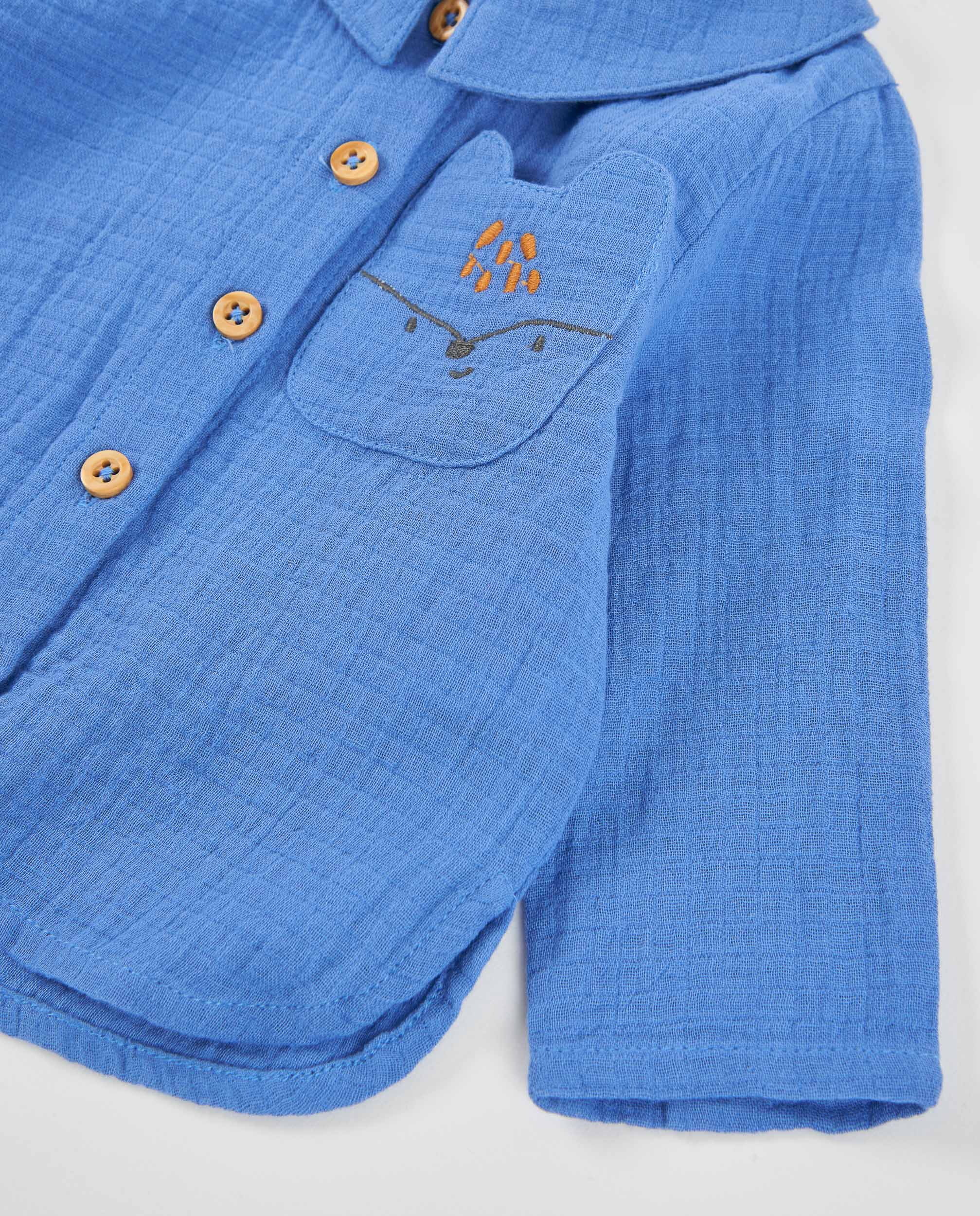 Conjunto de bebé con camisa de tela plana