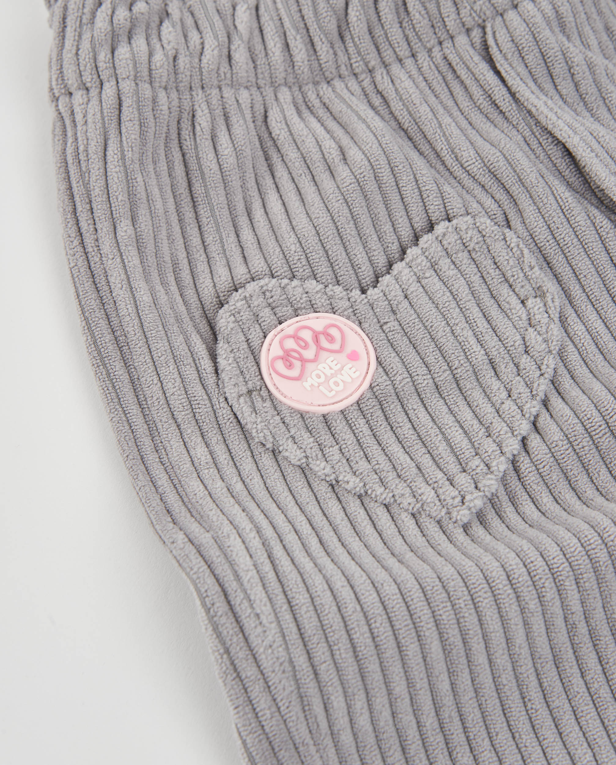 Pantalón de niña de pana y detalles de corazones