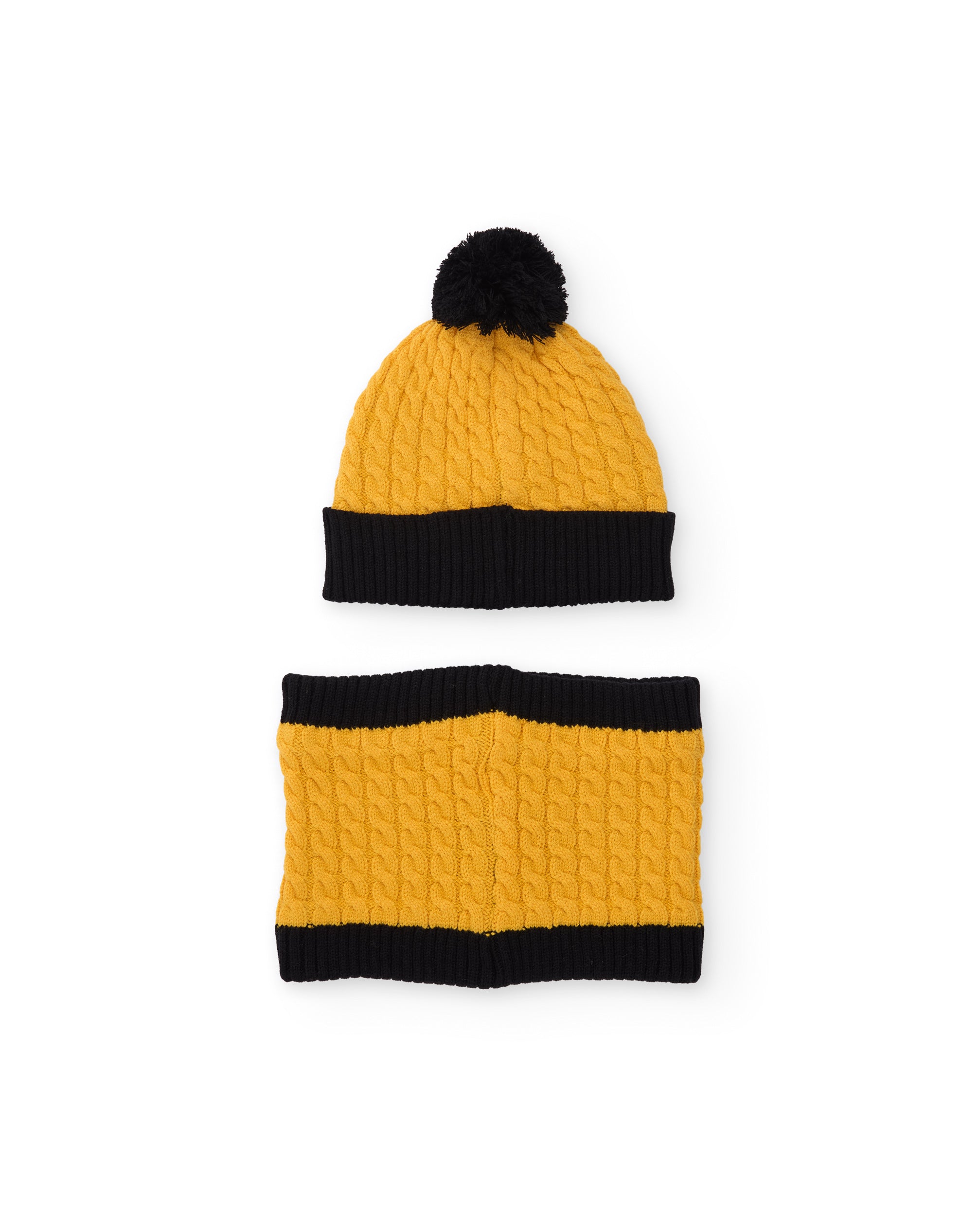 Set de niño de tricot con gorro de pompón y braga de cuello a juego