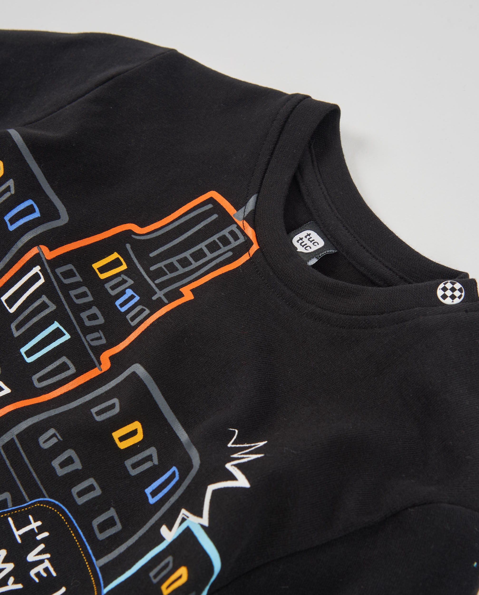 Camiseta de niño de punto con estampado urbano y manga larga