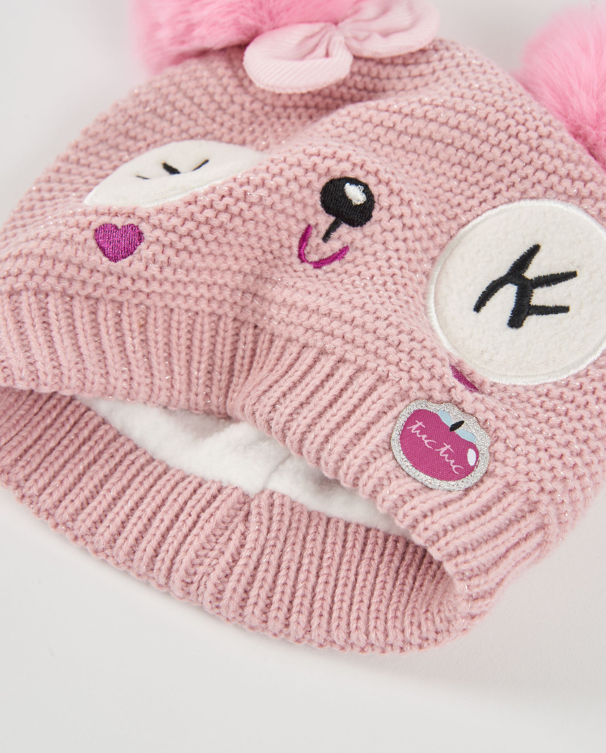 Set de niña de tricot con gorro de orejitas y braga de cuello