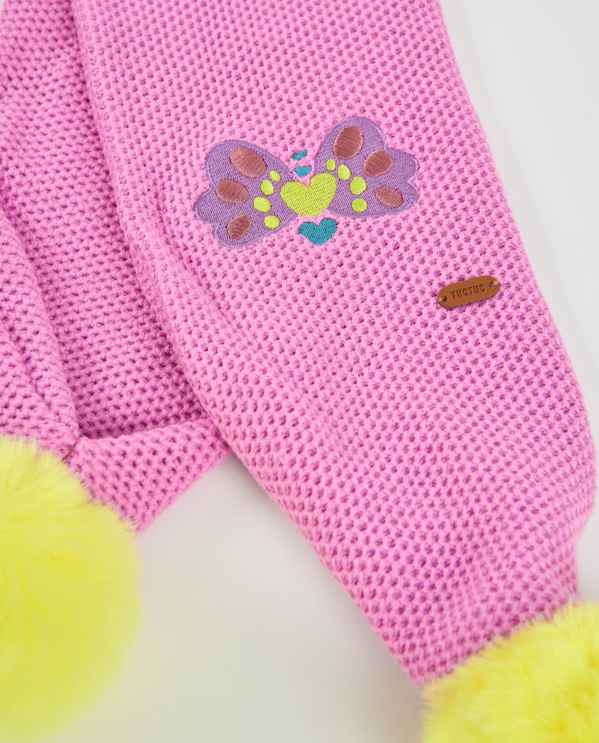 Set de niña de tricot con gorro y bufanda de mariposas