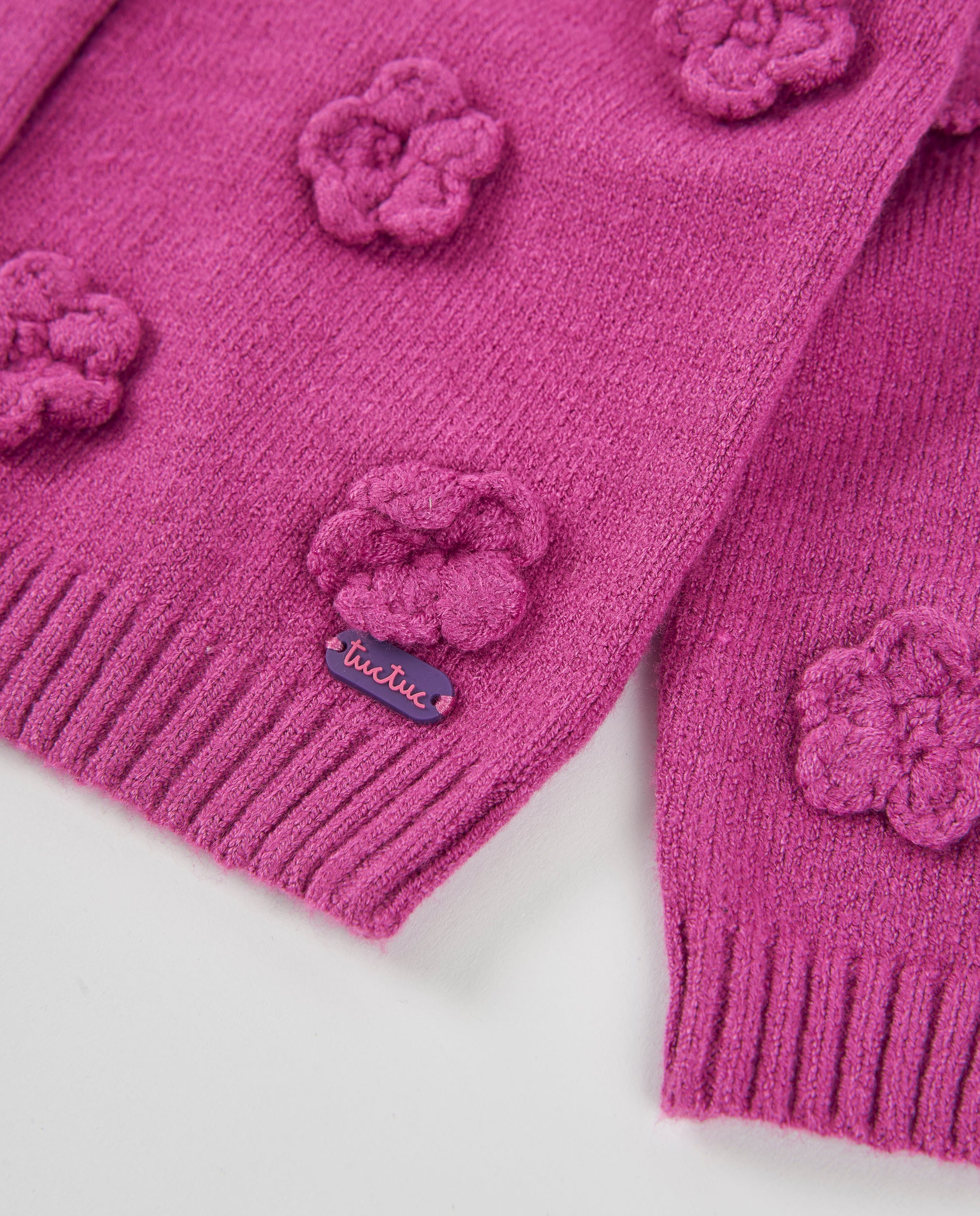 Chaqueta de niña de tricot con detalles florales y tacto suave