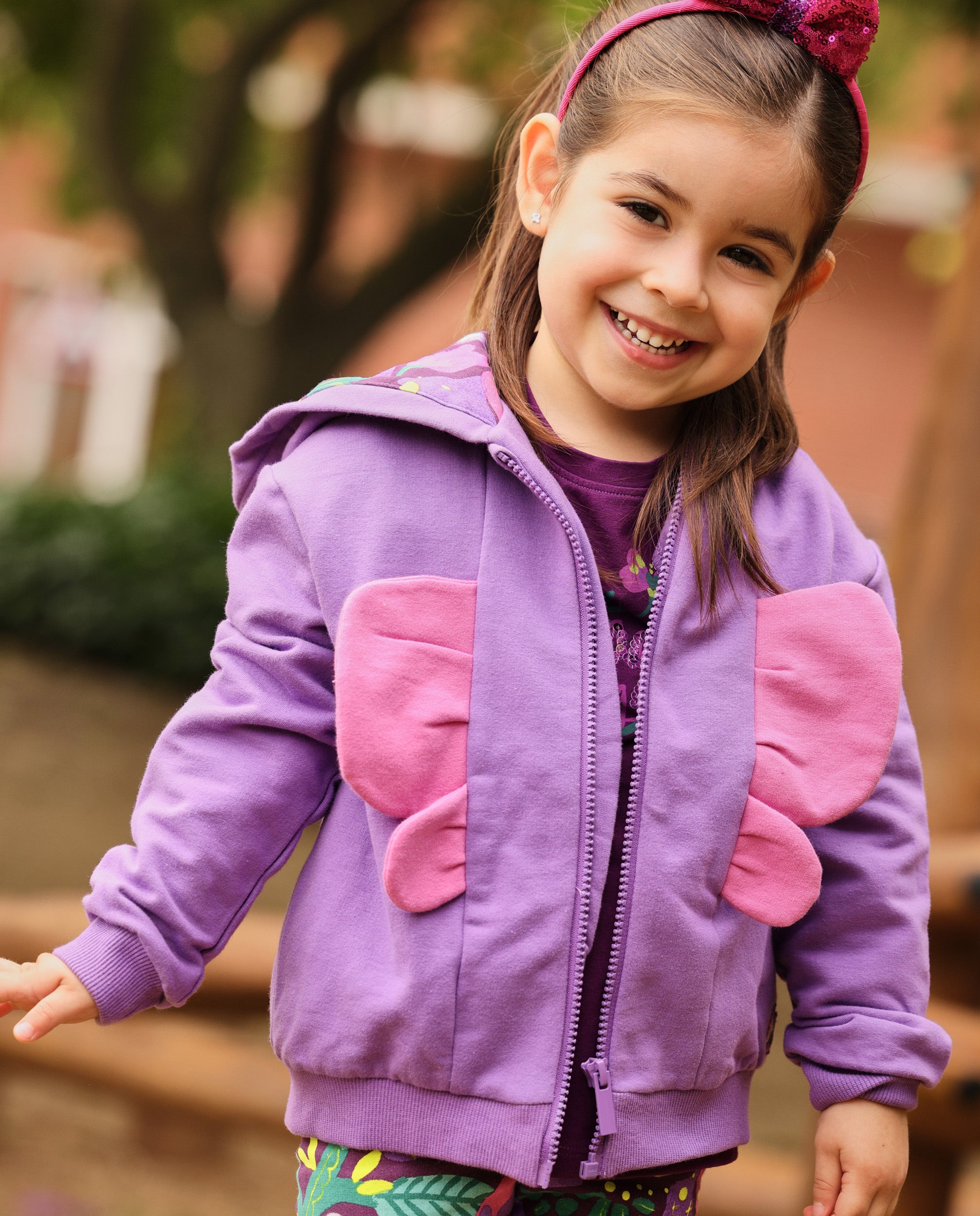 Sudadera de niña de felpa con capucha y diseño de alas