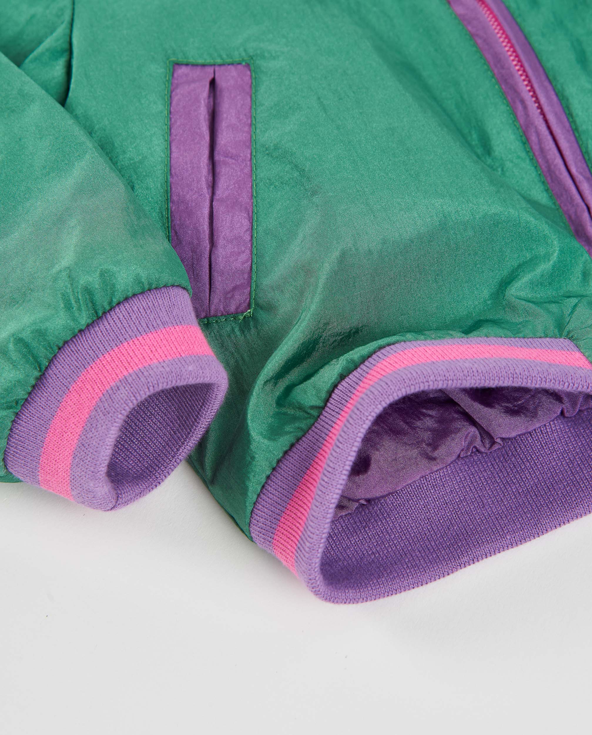 Chaqueta de niña de tela plana con bordado de mariposa