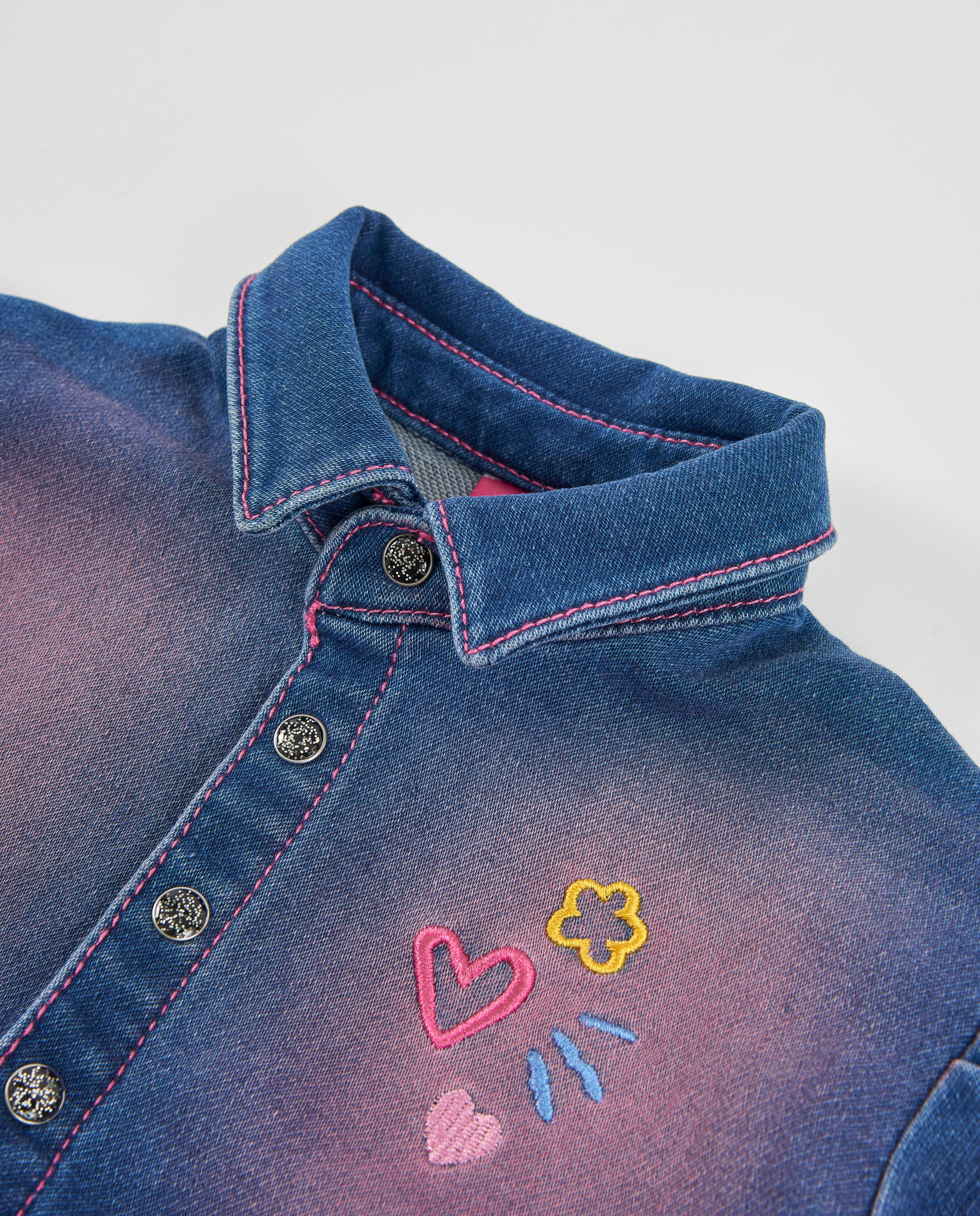 Vestido de niña de denim con falda de tul y bordado